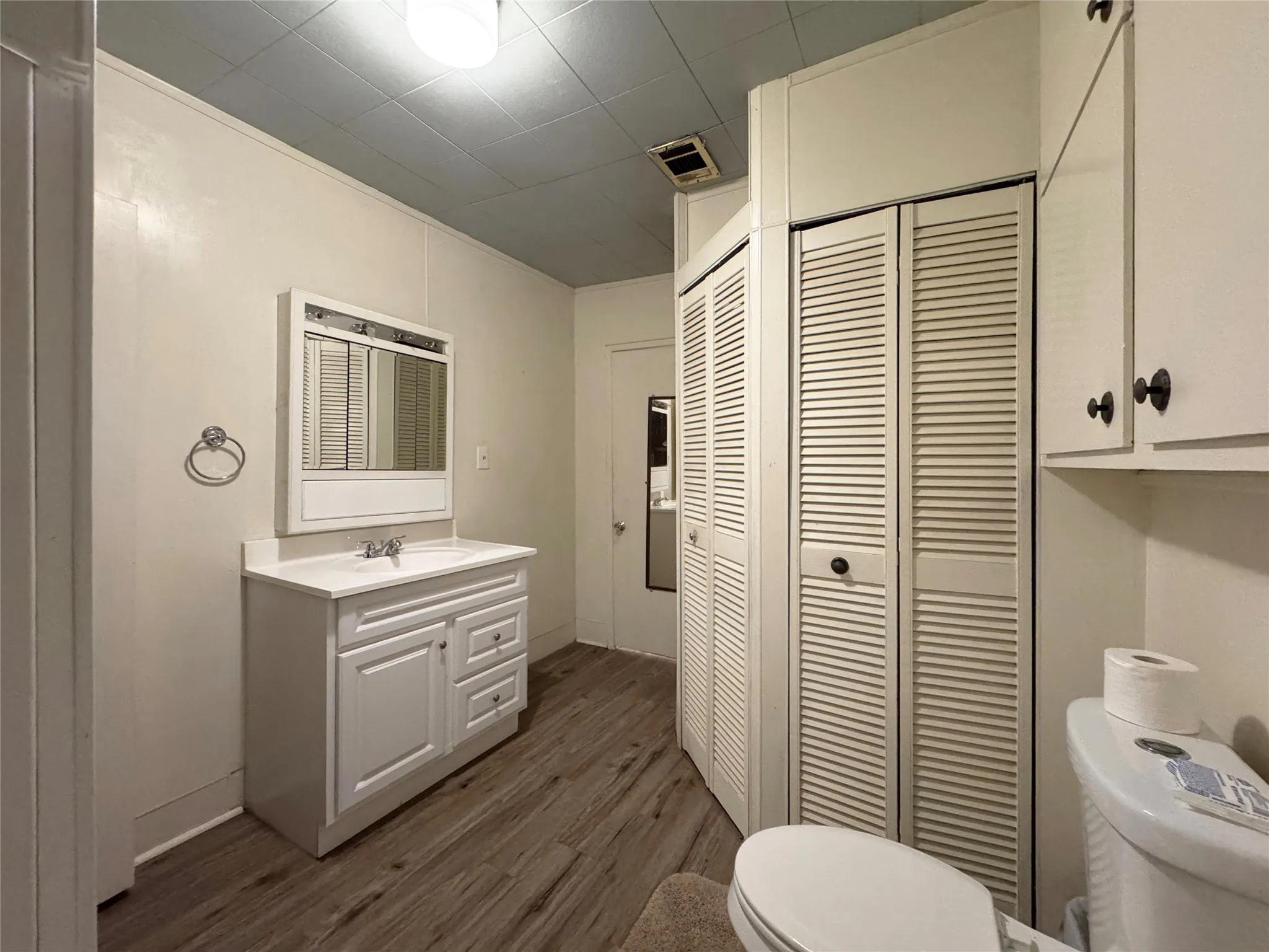 Single Family Residence For Sale in Coleman County , 204 E 9th Street, Coleman, Texas 76834, 2 Bedroom, 1 Bathroom, Garage spaces, 1,285 Sqft, built in 1960, mls#21377249, Real Estate Agent in Coleman, Homes For Sale in Coleman county, Homes For Sale in Coleman, Realtor in Coleman Texas, Real Estate Brokerage Independent Realty Texas, Luminita Cordes Realtor