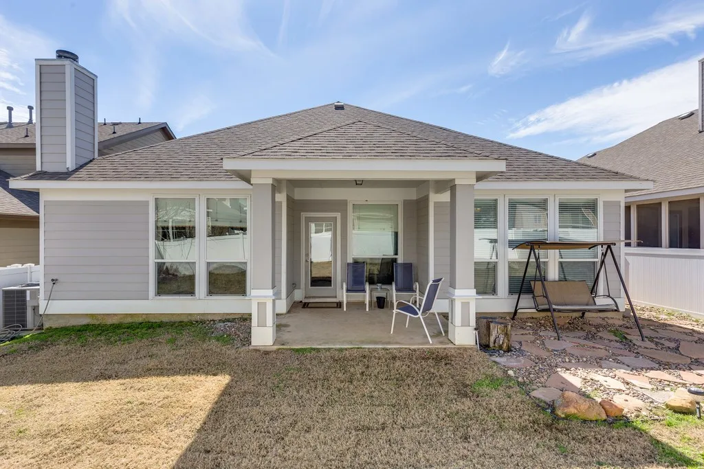 Single Family Residence For Rent in Tarrant County , 5041 Holliday Drive, Fort Worth, Texas 76244, 3 Bedroom, 2 Bathroom, 2 Garage spaces, 1,844 Sqft, built in 2009, mls#21377401, Real Estate Agent in Fort Worth, Homes For Rent in Tarrant county, Homes For Rent in Fort Worth, Realtor in Fort Worth Texas, Real Estate Brokerage Independent Realty Texas, Luminita Cordes Realtor