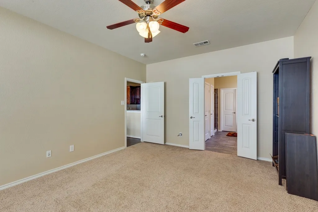 Single Family Residence For Rent in Tarrant County , 5041 Holliday Drive, Fort Worth, Texas 76244, 3 Bedroom, 2 Bathroom, 2 Garage spaces, 1,844 Sqft, built in 2009, mls#21377401, Real Estate Agent in Fort Worth, Homes For Rent in Tarrant county, Homes For Rent in Fort Worth, Realtor in Fort Worth Texas, Real Estate Brokerage Independent Realty Texas, Luminita Cordes Realtor
