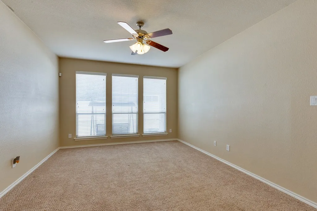 Single Family Residence For Rent in Tarrant County , 5041 Holliday Drive, Fort Worth, Texas 76244, 3 Bedroom, 2 Bathroom, 2 Garage spaces, 1,844 Sqft, built in 2009, mls#21377401, Real Estate Agent in Fort Worth, Homes For Rent in Tarrant county, Homes For Rent in Fort Worth, Realtor in Fort Worth Texas, Real Estate Brokerage Independent Realty Texas, Luminita Cordes Realtor