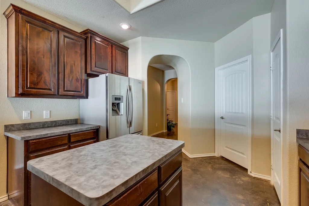 Single Family Residence For Rent in Tarrant County , 5041 Holliday Drive, Fort Worth, Texas 76244, 3 Bedroom, 2 Bathroom, 2 Garage spaces, 1,844 Sqft, built in 2009, mls#21377401, Real Estate Agent in Fort Worth, Homes For Rent in Tarrant county, Homes For Rent in Fort Worth, Realtor in Fort Worth Texas, Real Estate Brokerage Independent Realty Texas, Luminita Cordes Realtor