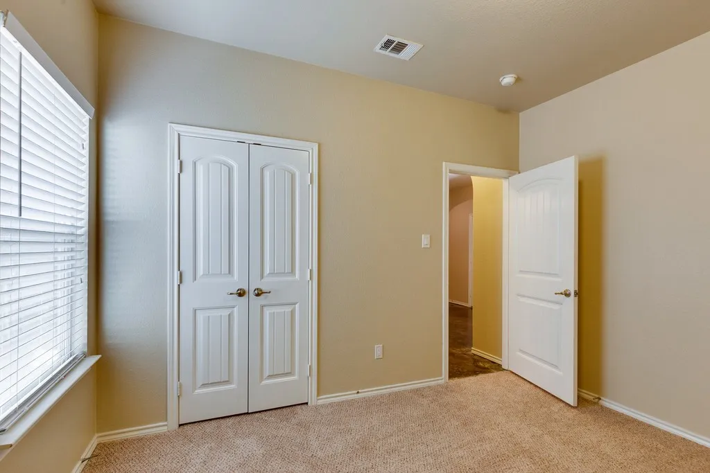 Single Family Residence For Rent in Tarrant County , 5041 Holliday Drive, Fort Worth, Texas 76244, 3 Bedroom, 2 Bathroom, 2 Garage spaces, 1,844 Sqft, built in 2009, mls#21377401, Real Estate Agent in Fort Worth, Homes For Rent in Tarrant county, Homes For Rent in Fort Worth, Realtor in Fort Worth Texas, Real Estate Brokerage Independent Realty Texas, Luminita Cordes Realtor
