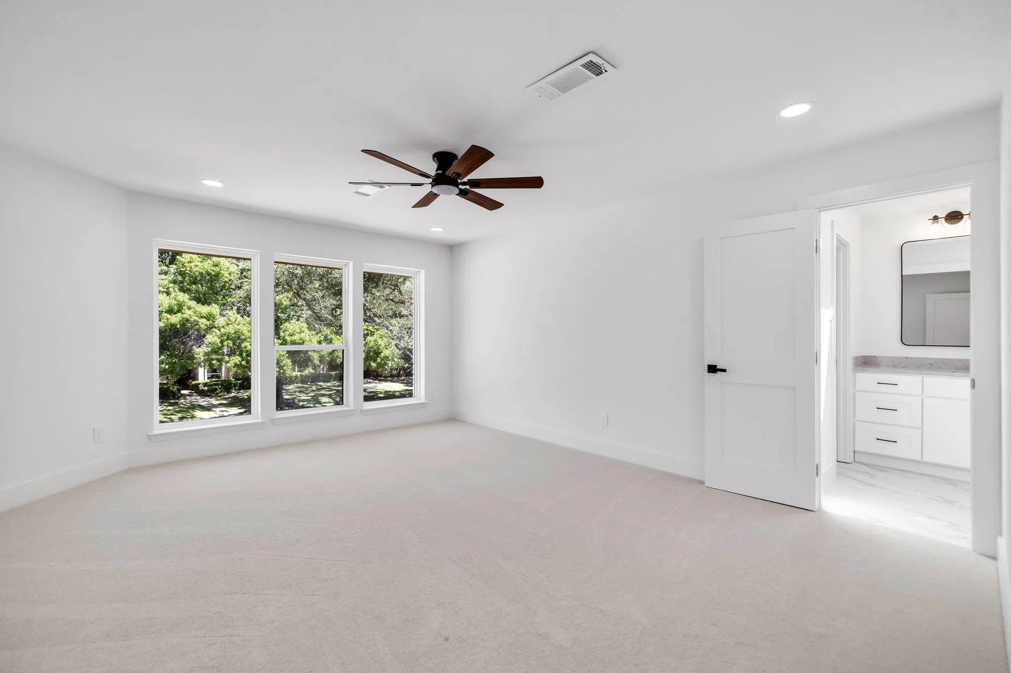 4402 Briargrove-Upstairs bedroom