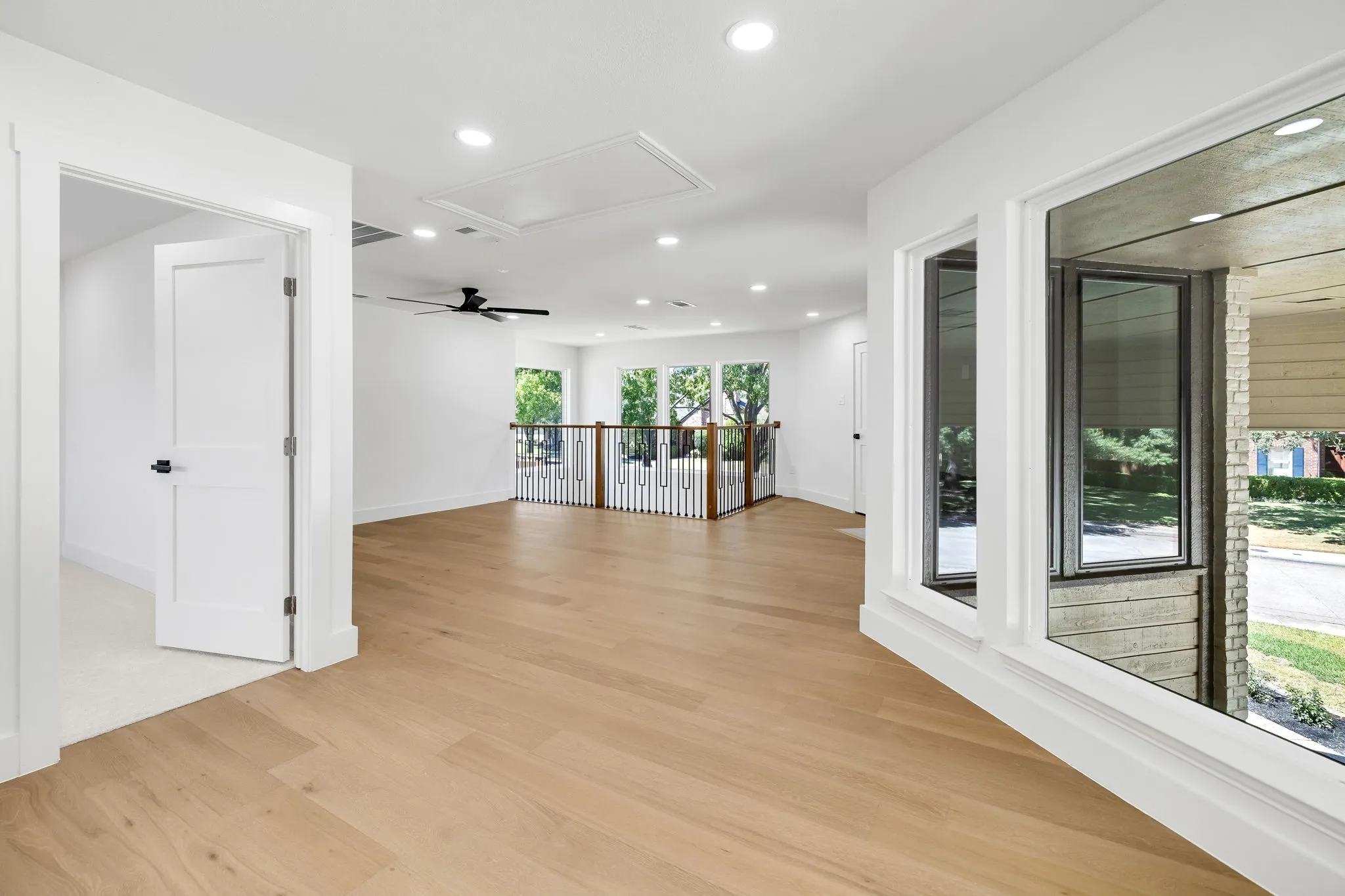4402 Briargrove- Upstairs game room
