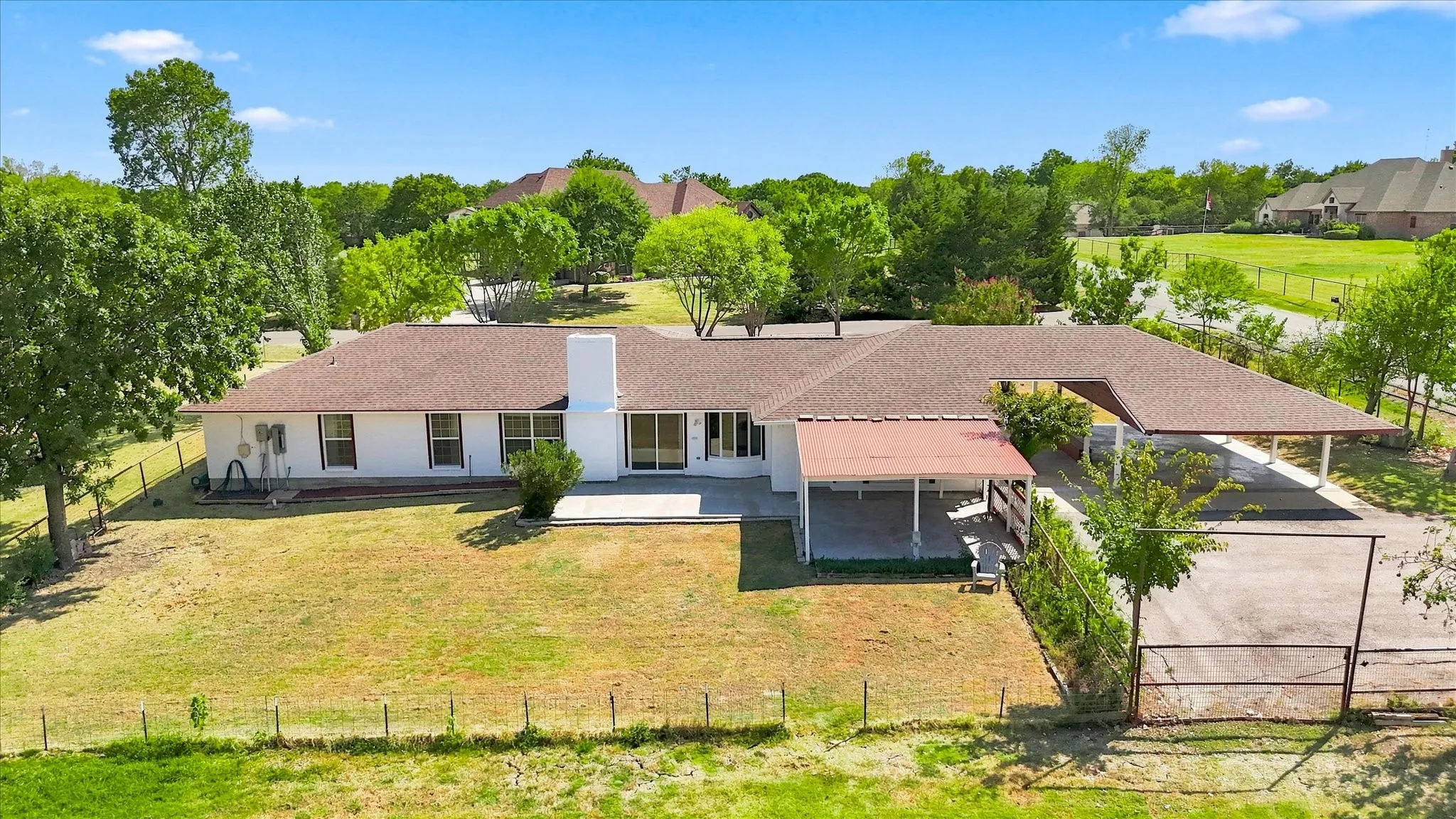 Single Family Residence For Sale in Collin County , 1 Glencove Circle, Lucas, Texas 75002, 3 Bedroom, 3 Bathroom, Garage spaces, 2,480 Sqft, built in 1976, mls#21377335, Real Estate Agent in Lucas, Homes For Sale in Collin county, Homes For Sale in Lucas, Realtor in Lucas Texas, Real Estate Brokerage Independent Realty Texas, Luminita Cordes Realtor