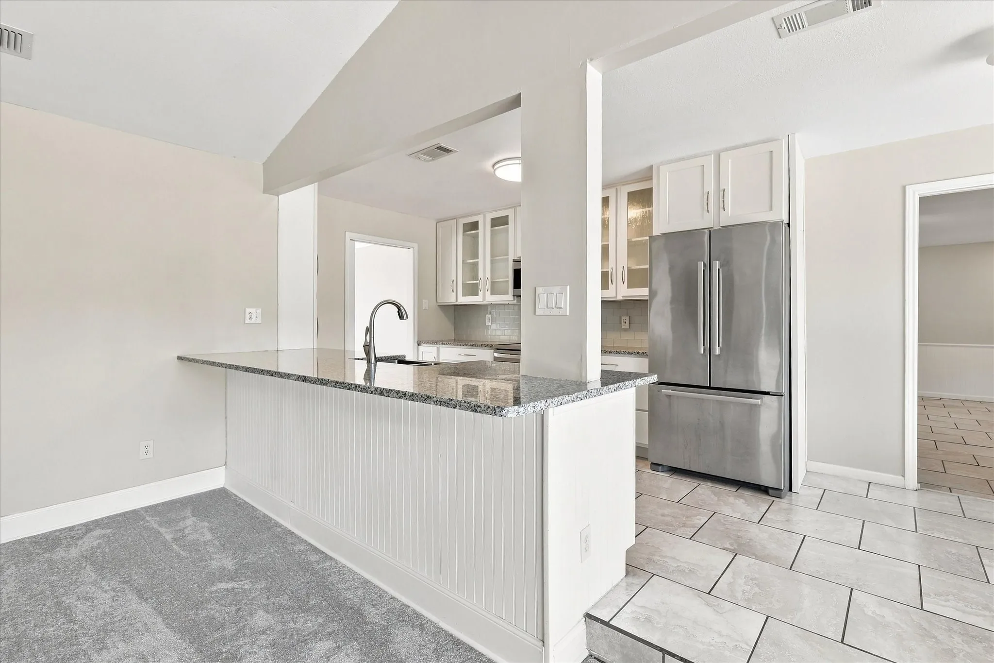 Kitchen with open bar
