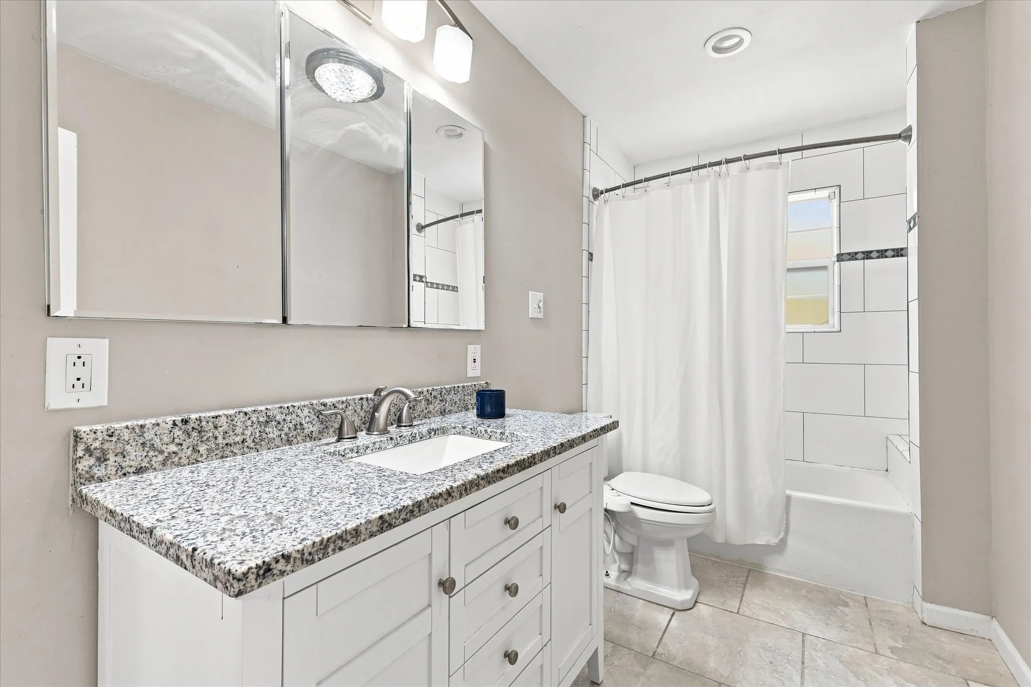 Single Family Residence For Sale in Collin County , 1 Glencove Circle, Lucas, Texas 75002, 3 Bedroom, 3 Bathroom, Garage spaces, 2,480 Sqft, built in 1976, mls#21377335, Real Estate Agent in Lucas, Homes For Sale in Collin county, Homes For Sale in Lucas, Realtor in Lucas Texas, Real Estate Brokerage Independent Realty Texas, Luminita Cordes Realtor