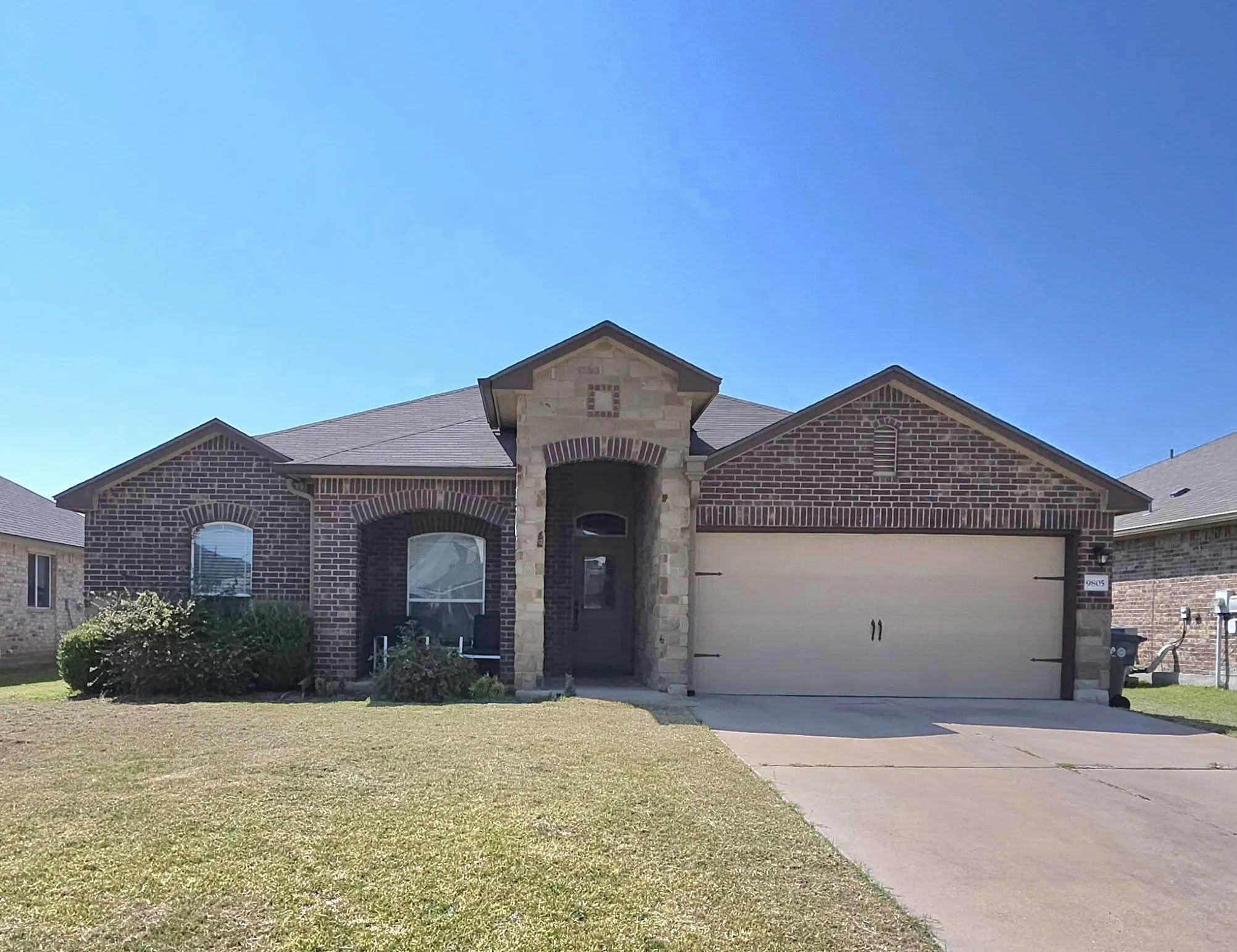 Single Family Residence For Sale in Mc Lennan County , 9805 Shallow Creek Drive, Waco, Texas 76708, 3 Bedroom, 2 Bathroom, 2 Garage spaces, 1,738 Sqft, built in 2014, mls#21377397, Real Estate Agent in Waco, Homes For Sale in Mc Lennan county, Homes For Sale in Waco, Realtor in Waco Texas, Real Estate Brokerage Independent Realty Texas, Luminita Cordes Realtor