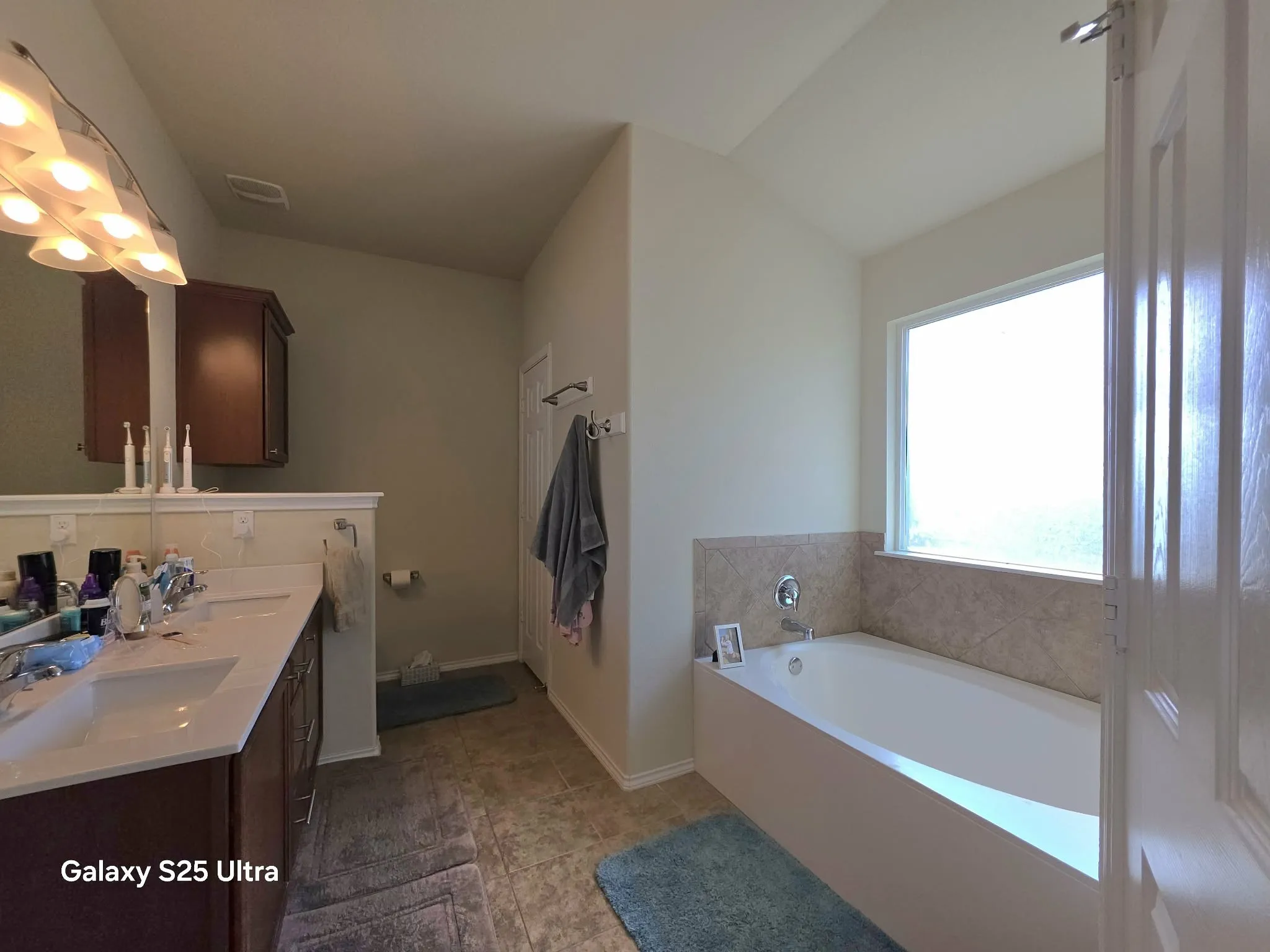 Single Family Residence For Sale in Mc Lennan County , 9805 Shallow Creek Drive, Waco, Texas 76708, 3 Bedroom, 2 Bathroom, 2 Garage spaces, 1,738 Sqft, built in 2014, mls#21377397, Real Estate Agent in Waco, Homes For Sale in Mc Lennan county, Homes For Sale in Waco, Realtor in Waco Texas, Real Estate Brokerage Independent Realty Texas, Luminita Cordes Realtor