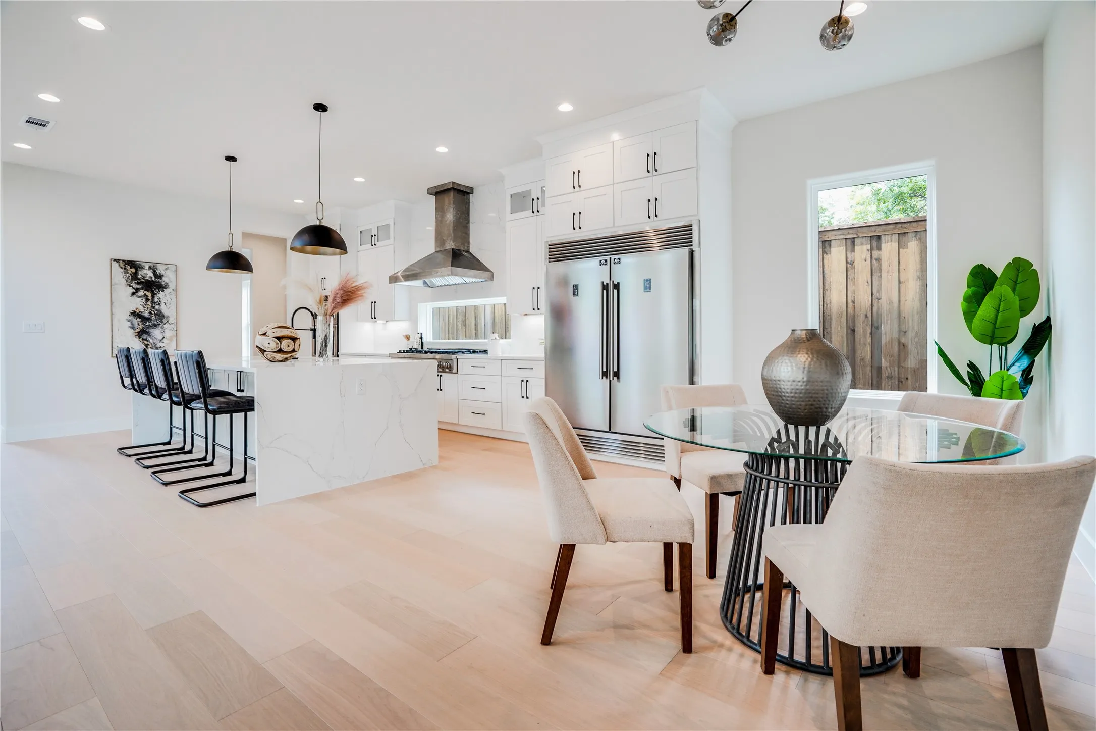 Single Family Residence For Rent in Dallas County , 7614 Linwood Avenue, Dallas, Texas 75209, 4 Bedroom, 5 Bathroom, 2 Garage spaces, 4,470 Sqft, built in 2024, mls#21377418, Real Estate Agent in Dallas, Homes For Rent in Dallas county, Homes For Rent in Dallas, Realtor in Dallas Texas, Real Estate Brokerage Independent Realty Texas, Luminita Cordes Realtor