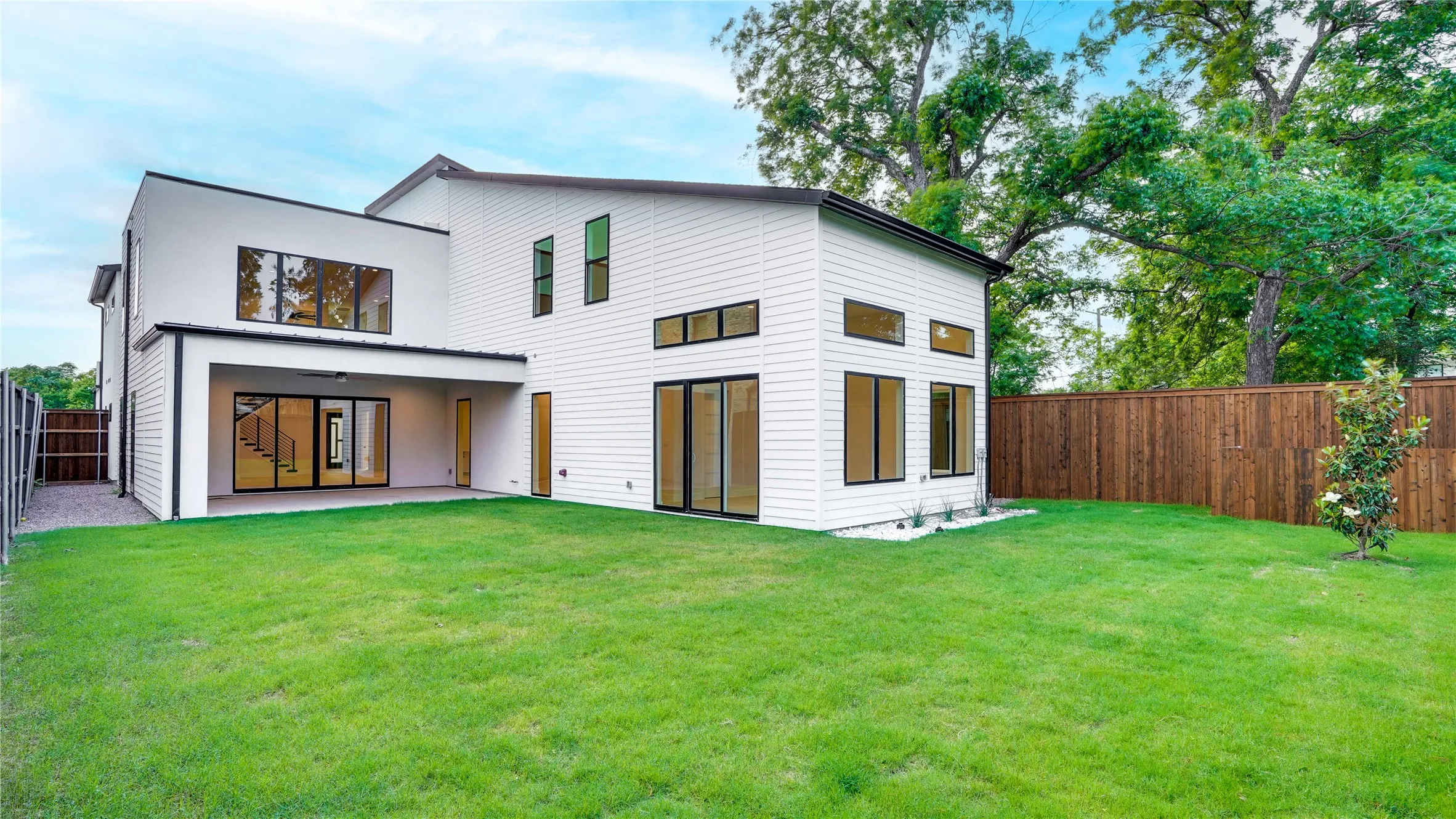 Single Family Residence For Rent in Dallas County , 7614 Linwood Avenue, Dallas, Texas 75209, 4 Bedroom, 5 Bathroom, 2 Garage spaces, 4,470 Sqft, built in 2024, mls#21377418, Real Estate Agent in Dallas, Homes For Rent in Dallas county, Homes For Rent in Dallas, Realtor in Dallas Texas, Real Estate Brokerage Independent Realty Texas, Luminita Cordes Realtor