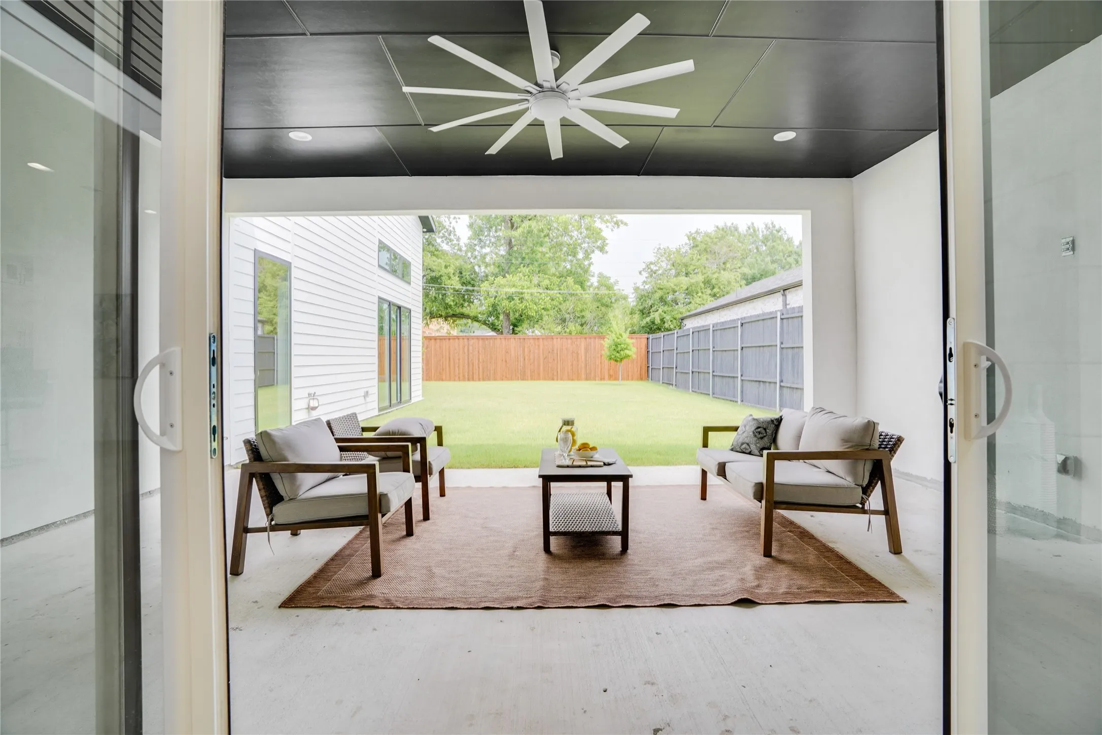 Single Family Residence For Rent in Dallas County , 7614 Linwood Avenue, Dallas, Texas 75209, 4 Bedroom, 5 Bathroom, 2 Garage spaces, 4,470 Sqft, built in 2024, mls#21377418, Real Estate Agent in Dallas, Homes For Rent in Dallas county, Homes For Rent in Dallas, Realtor in Dallas Texas, Real Estate Brokerage Independent Realty Texas, Luminita Cordes Realtor