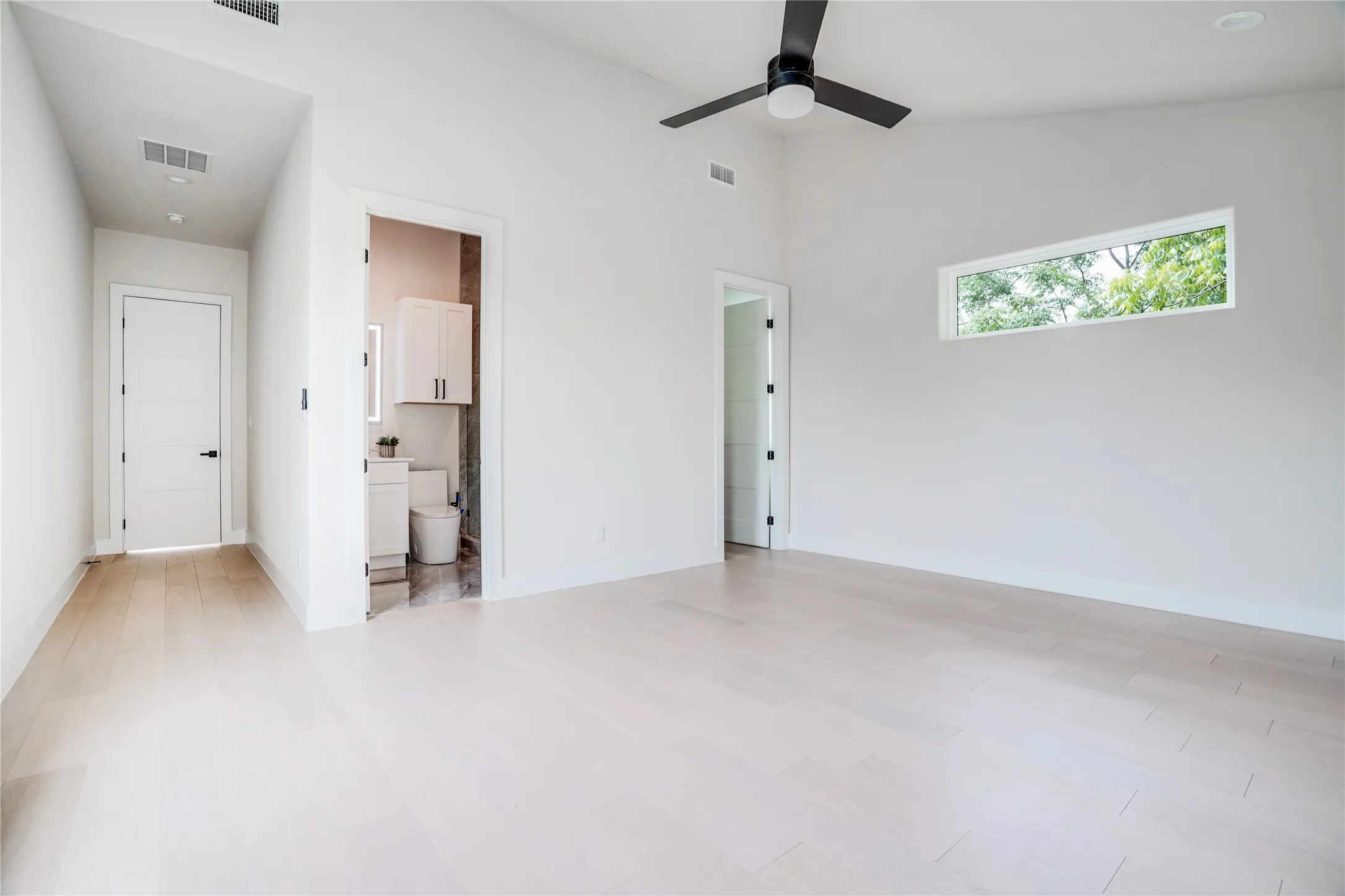 Single Family Residence For Rent in Dallas County , 7614 Linwood Avenue, Dallas, Texas 75209, 4 Bedroom, 5 Bathroom, 2 Garage spaces, 4,470 Sqft, built in 2024, mls#21377418, Real Estate Agent in Dallas, Homes For Rent in Dallas county, Homes For Rent in Dallas, Realtor in Dallas Texas, Real Estate Brokerage Independent Realty Texas, Luminita Cordes Realtor