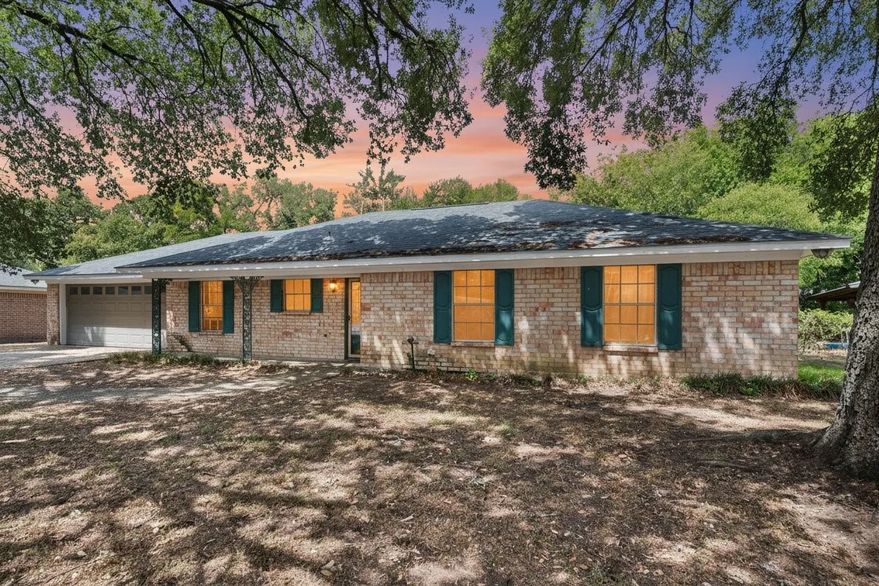 Single Family Residence For Sale in Navarro County , 316 Fairmont Avenue, Corsicana, Texas 75110, 3 Bedroom, 2 Bathroom, 2 Garage spaces, 1,330 Sqft, built in 1975, mls#21376340, Real Estate Agent in Corsicana, Homes For Sale in Navarro county, Homes For Sale in Corsicana, Realtor in Corsicana Texas, Real Estate Brokerage Independent Realty Texas, Luminita Cordes Realtor