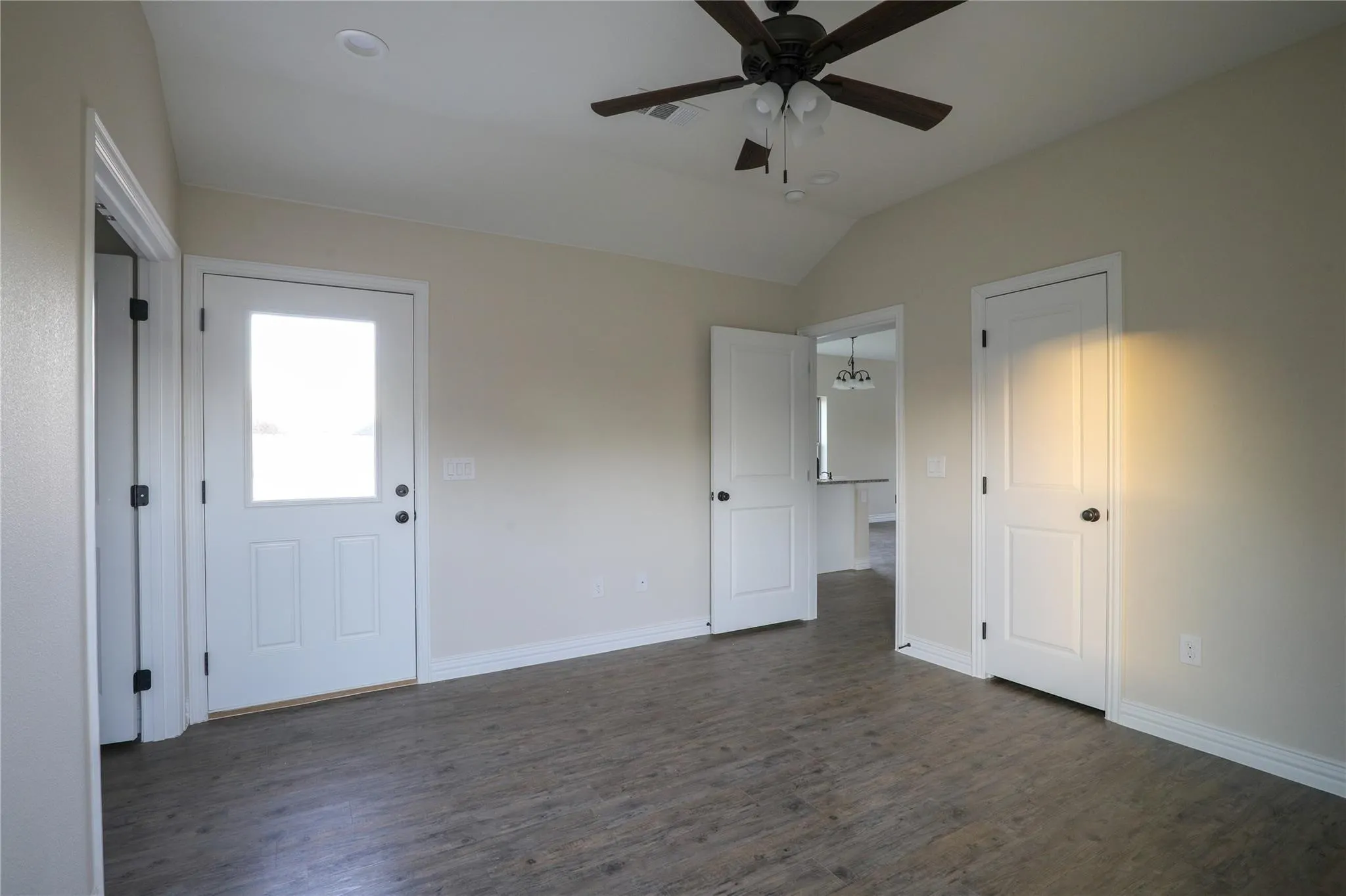 Single Family Residence For Rent in Grayson County , 901 N Barrett Avenue, Denison, Texas 75020, 3 Bedroom, 2 Bathroom, Garage spaces, 1,252 Sqft, built in 2020, mls#21377421, Real Estate Agent in Denison, Homes For Rent in Grayson county, Homes For Rent in Denison, Realtor in Denison Texas, Real Estate Brokerage Independent Realty Texas, Luminita Cordes Realtor
