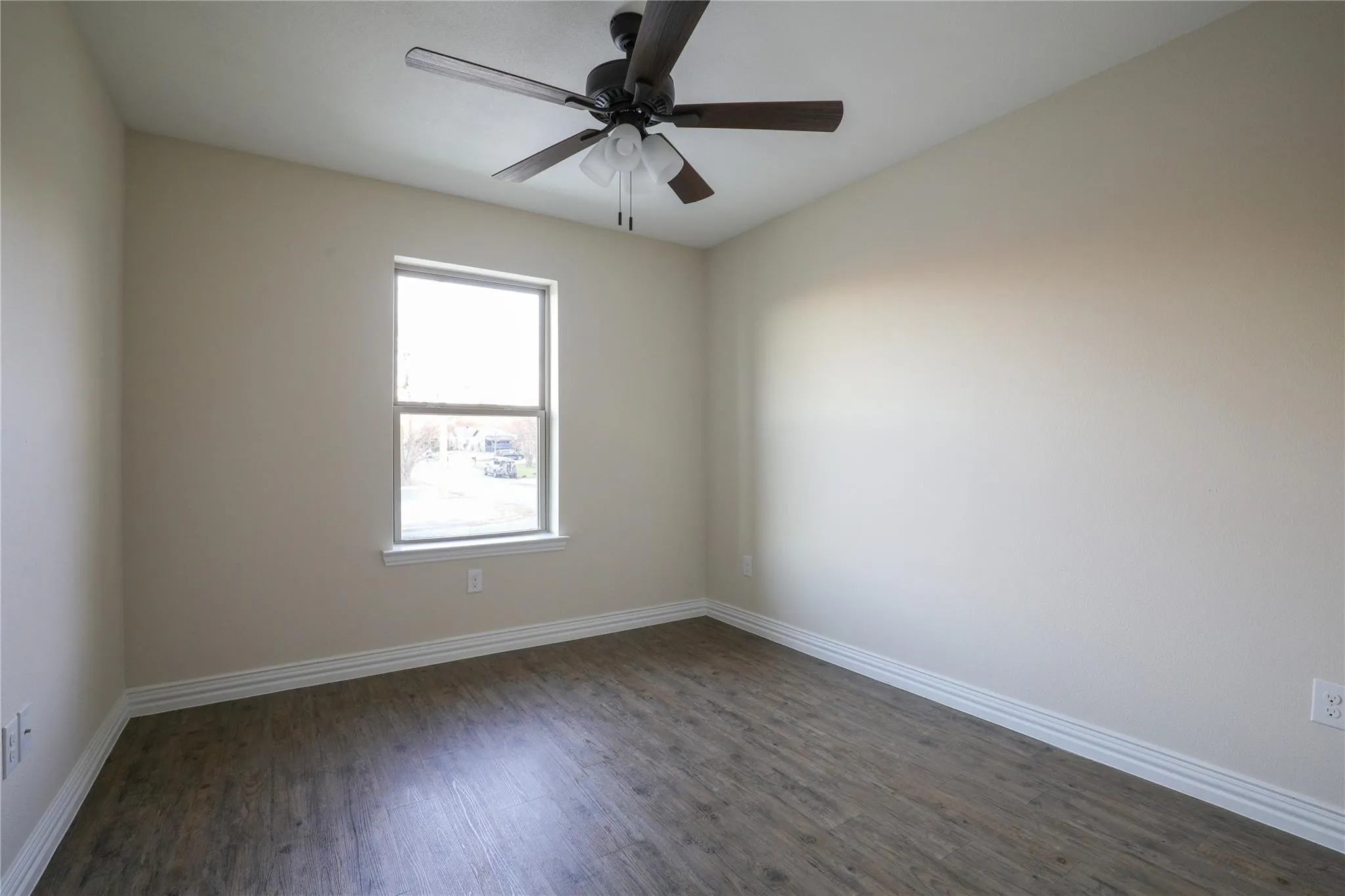 Single Family Residence For Rent in Grayson County , 901 N Barrett Avenue, Denison, Texas 75020, 3 Bedroom, 2 Bathroom, Garage spaces, 1,252 Sqft, built in 2020, mls#21377421, Real Estate Agent in Denison, Homes For Rent in Grayson county, Homes For Rent in Denison, Realtor in Denison Texas, Real Estate Brokerage Independent Realty Texas, Luminita Cordes Realtor