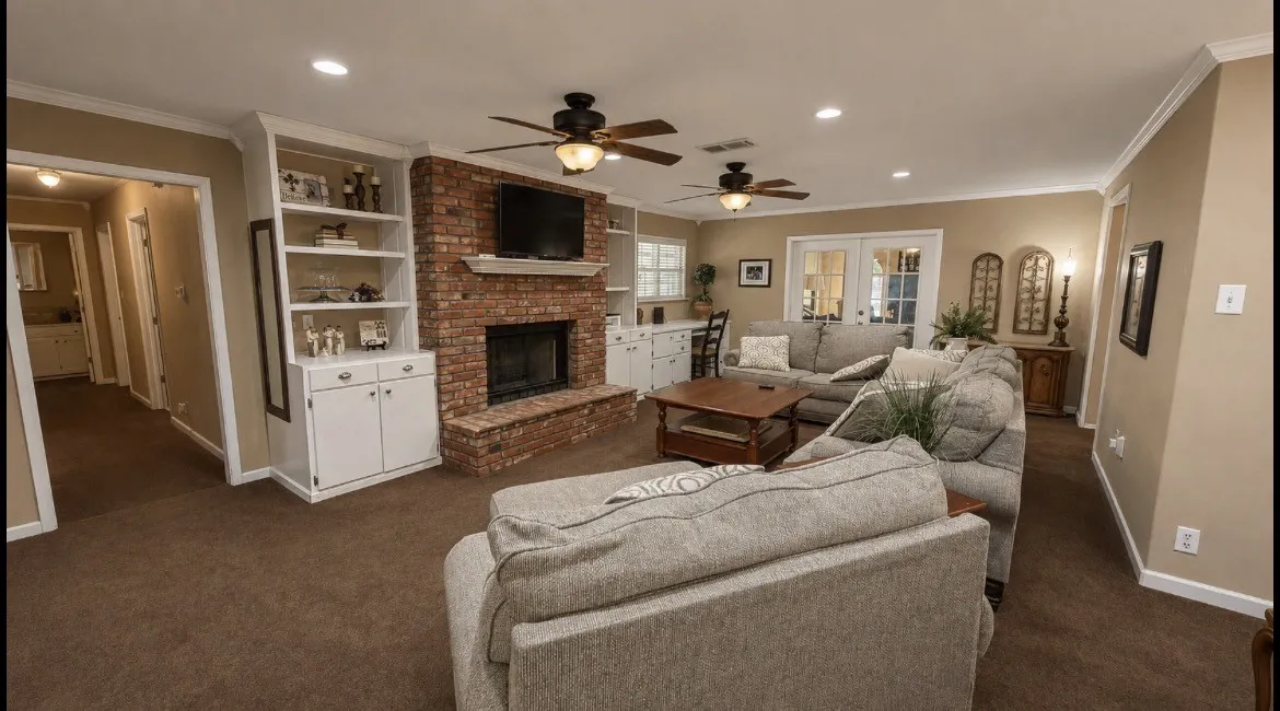 Single Family Residence For Sale in Navarro County , 613 N Overlook Drive, Kerens, Texas 75144, 4 Bedroom, 4 Bathroom, 2 Garage spaces, 2,902 Sqft, built in 1970, mls#21377402, Real Estate Agent in Kerens, Homes For Sale in Navarro county, Homes For Sale in Kerens, Realtor in Kerens Texas, Real Estate Brokerage Independent Realty Texas, Luminita Cordes Realtor