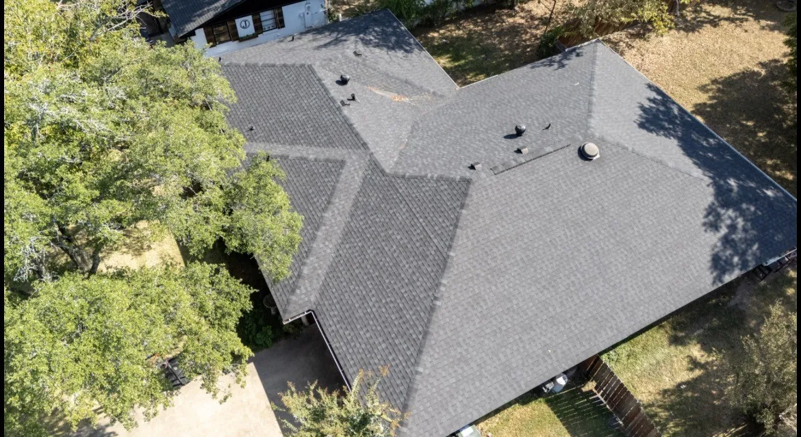 Single Family Residence For Sale in Navarro County , 613 N Overlook Drive, Kerens, Texas 75144, 4 Bedroom, 4 Bathroom, 2 Garage spaces, 2,902 Sqft, built in 1970, mls#21377402, Real Estate Agent in Kerens, Homes For Sale in Navarro county, Homes For Sale in Kerens, Realtor in Kerens Texas, Real Estate Brokerage Independent Realty Texas, Luminita Cordes Realtor