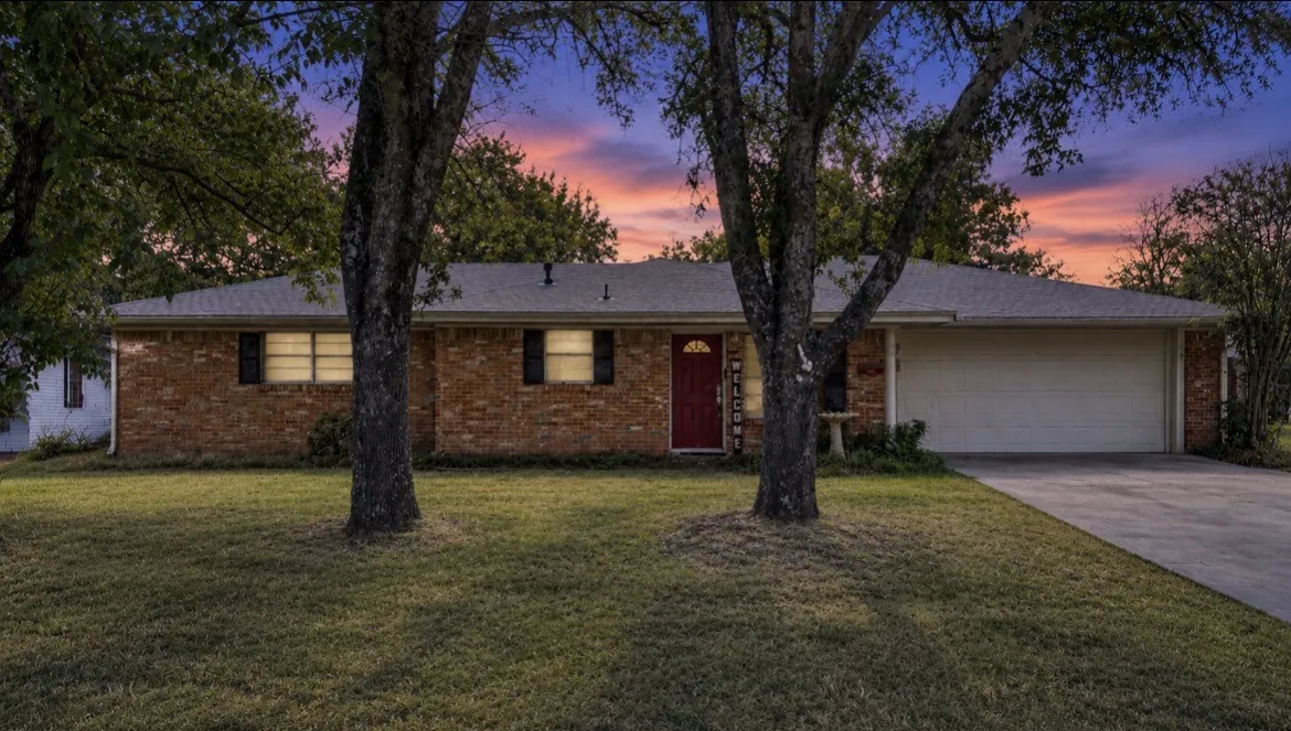 Single Family Residence For Sale
