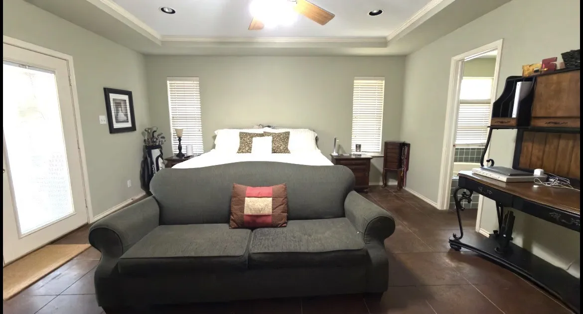 Single Family Residence For Sale in Navarro County , 613 N Overlook Drive, Kerens, Texas 75144, 4 Bedroom, 4 Bathroom, 2 Garage spaces, 2,902 Sqft, built in 1970, mls#21377402, Real Estate Agent in Kerens, Homes For Sale in Navarro county, Homes For Sale in Kerens, Realtor in Kerens Texas, Real Estate Brokerage Independent Realty Texas, Luminita Cordes Realtor