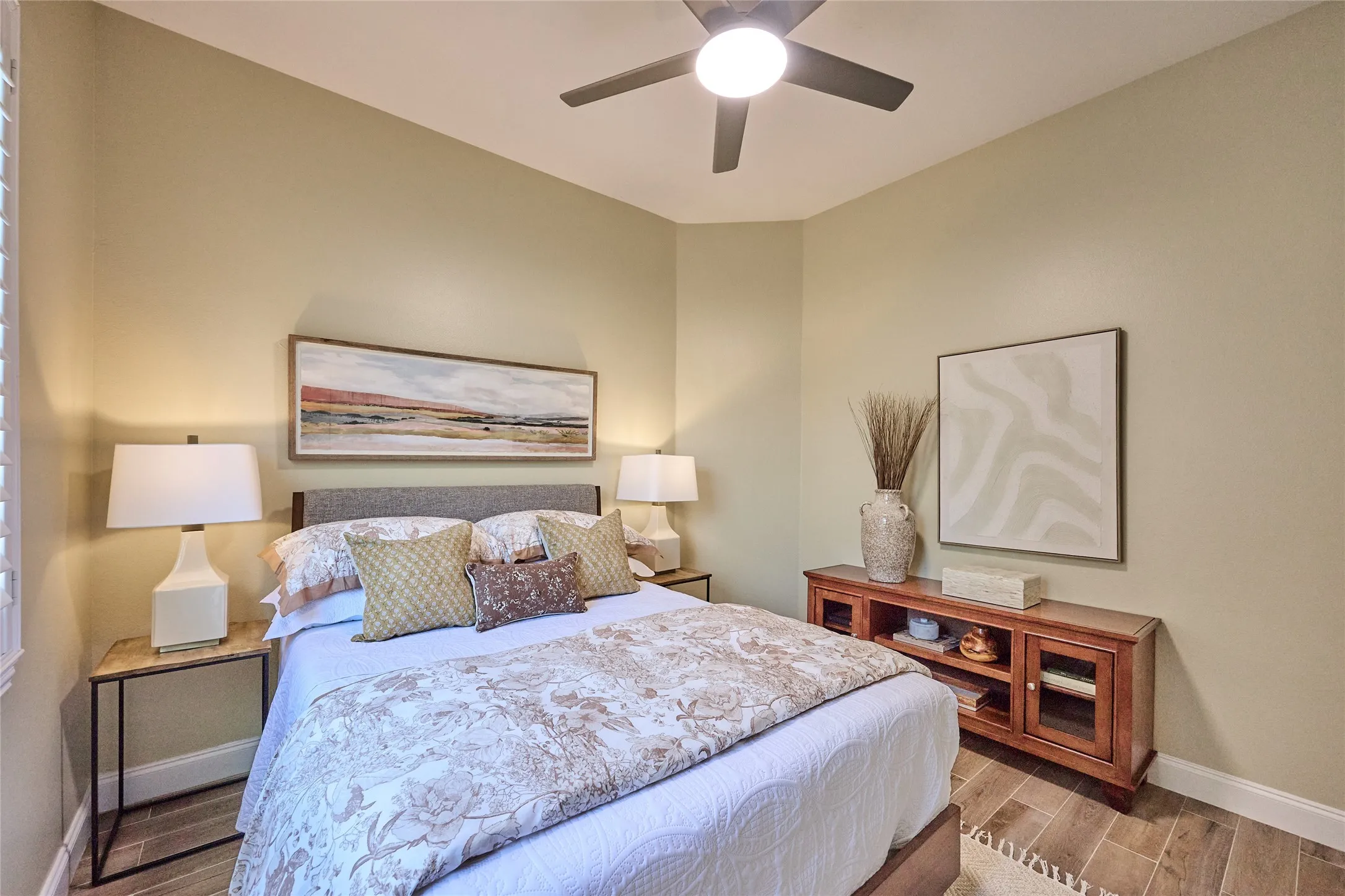 Single Family Residence For Sale in Denton County , 6637 Oakmont Court, Plano, Texas 75093, 4 Bedroom, 4 Bathroom, 2 Garage spaces, 2,736 Sqft, built in 1992, mls#21376824, Real Estate Agent in Plano, Homes For Sale in Denton county, Homes For Sale in Plano, Realtor in Plano Texas, Real Estate Brokerage Independent Realty Texas, Luminita Cordes Realtor