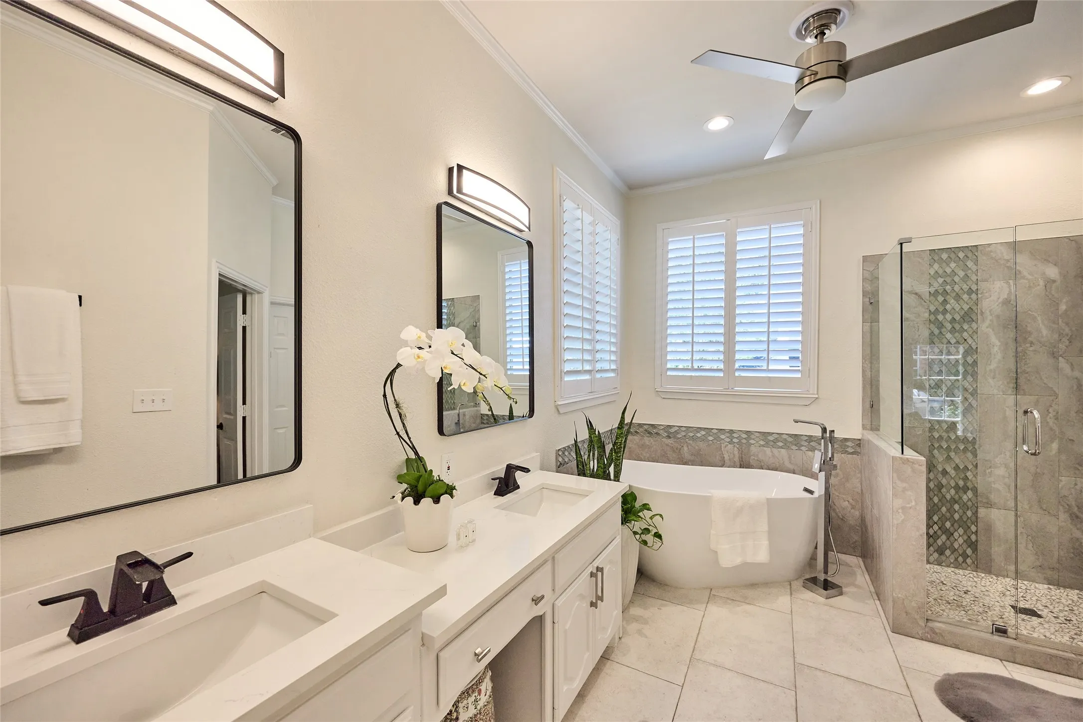 Single Family Residence For Sale in Denton County , 6637 Oakmont Court, Plano, Texas 75093, 4 Bedroom, 4 Bathroom, 2 Garage spaces, 2,736 Sqft, built in 1992, mls#21376824, Real Estate Agent in Plano, Homes For Sale in Denton county, Homes For Sale in Plano, Realtor in Plano Texas, Real Estate Brokerage Independent Realty Texas, Luminita Cordes Realtor