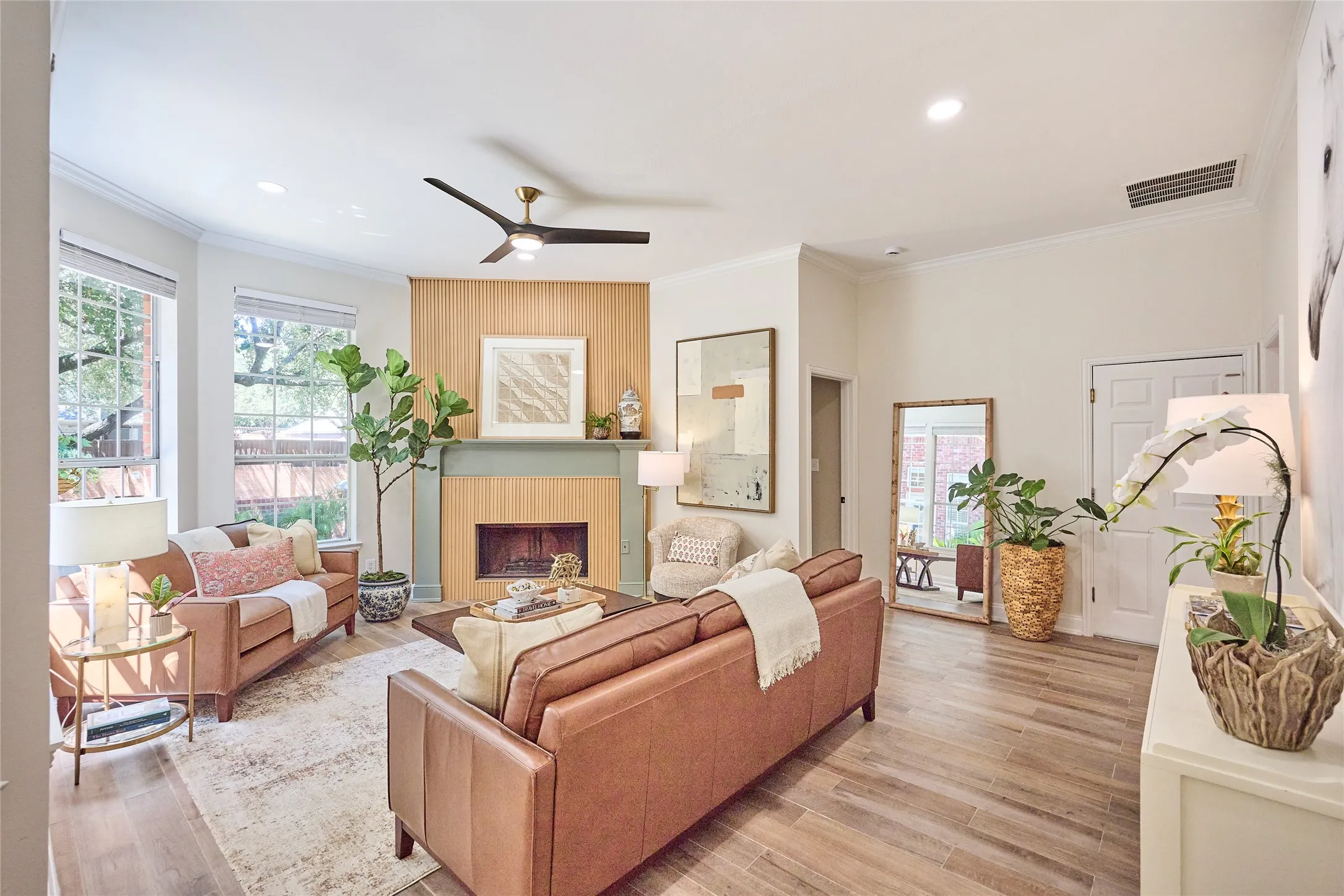 Single Family Residence For Sale in Denton County , 6637 Oakmont Court, Plano, Texas 75093, 4 Bedroom, 4 Bathroom, 2 Garage spaces, 2,736 Sqft, built in 1992, mls#21376824, Real Estate Agent in Plano, Homes For Sale in Denton county, Homes For Sale in Plano, Realtor in Plano Texas, Real Estate Brokerage Independent Realty Texas, Luminita Cordes Realtor