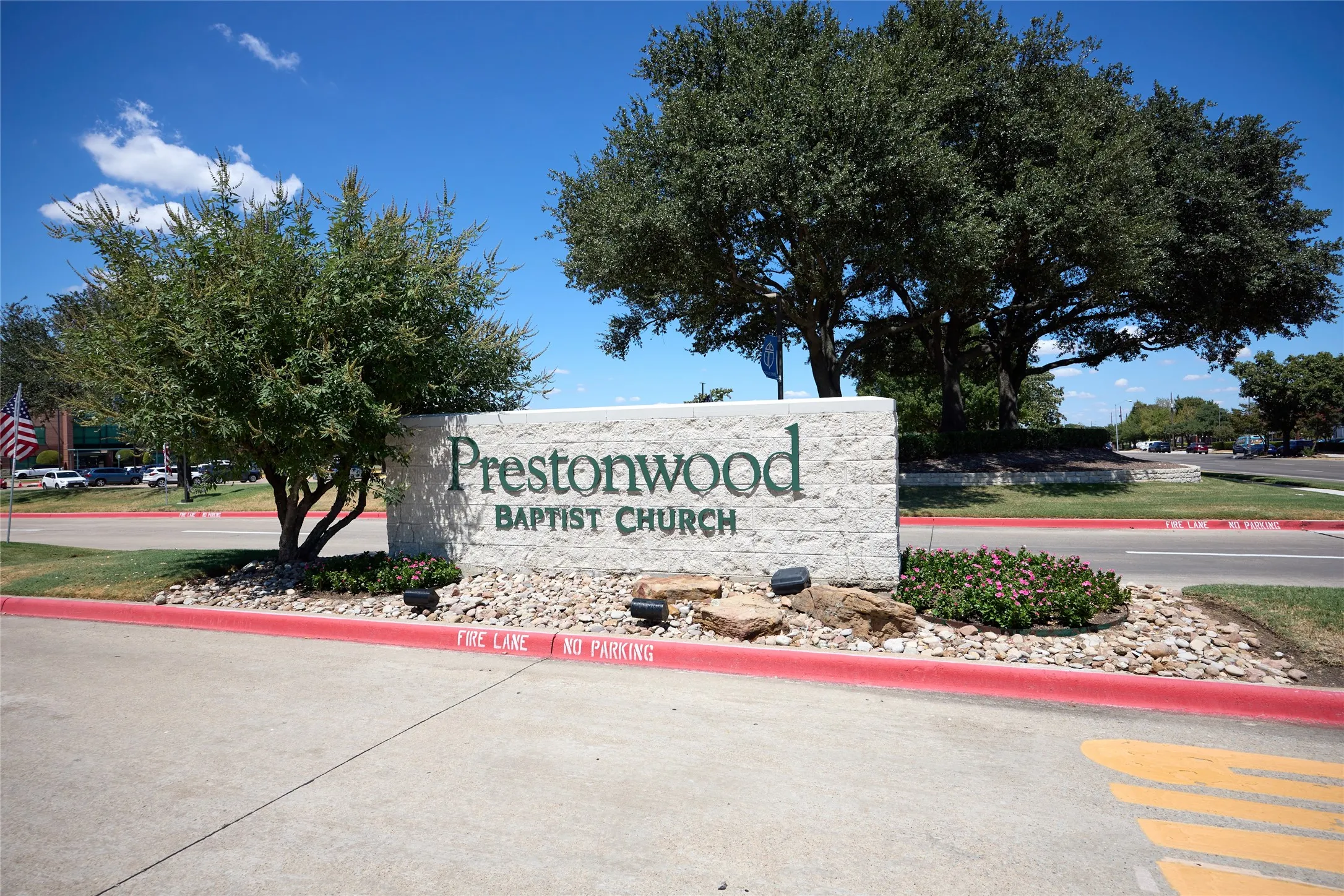 Single Family Residence For Sale in Denton County , 6637 Oakmont Court, Plano, Texas 75093, 4 Bedroom, 4 Bathroom, 2 Garage spaces, 2,736 Sqft, built in 1992, mls#21376824, Real Estate Agent in Plano, Homes For Sale in Denton county, Homes For Sale in Plano, Realtor in Plano Texas, Real Estate Brokerage Independent Realty Texas, Luminita Cordes Realtor