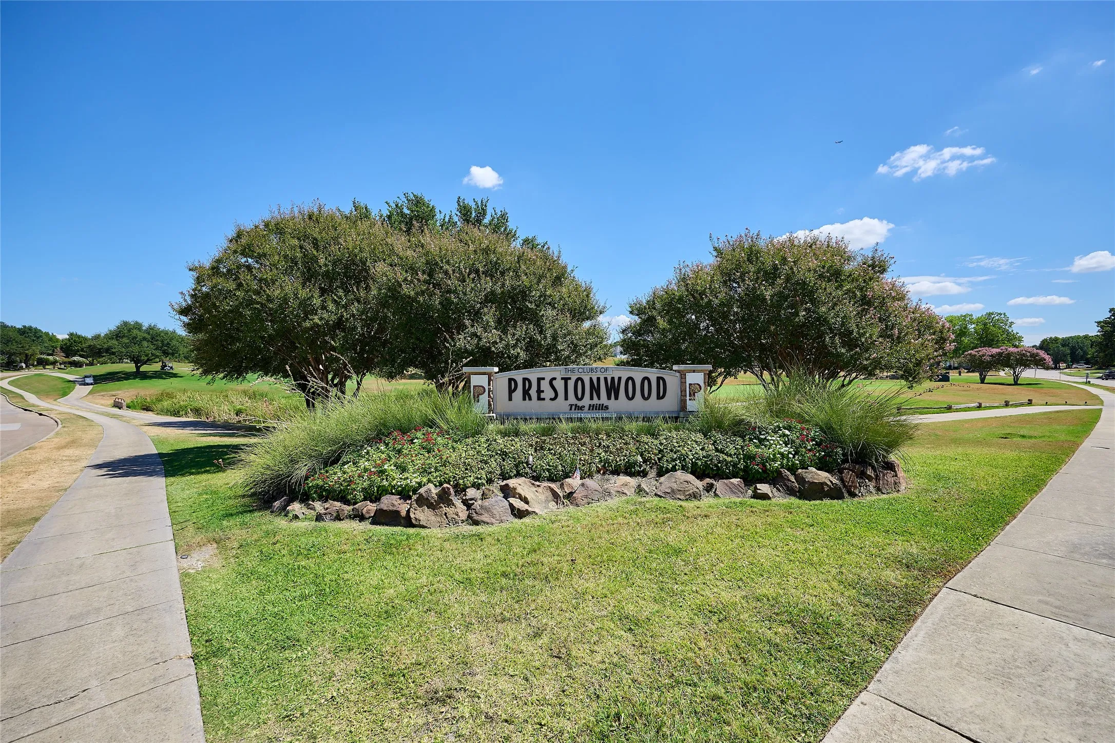 Single Family Residence For Sale in Denton County , 6637 Oakmont Court, Plano, Texas 75093, 4 Bedroom, 4 Bathroom, 2 Garage spaces, 2,736 Sqft, built in 1992, mls#21376824, Real Estate Agent in Plano, Homes For Sale in Denton county, Homes For Sale in Plano, Realtor in Plano Texas, Real Estate Brokerage Independent Realty Texas, Luminita Cordes Realtor