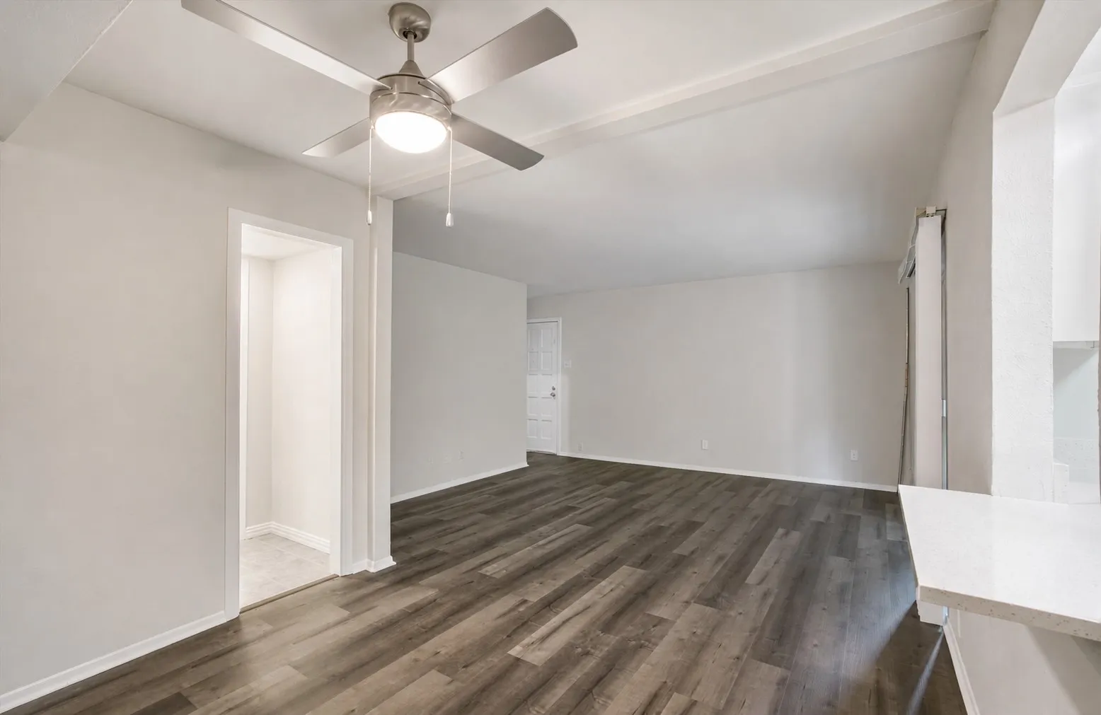 Condominium For Sale in Dallas County , 2805 Lineville Drive 105, Farmers Branch, Texas 75234, 2 Bedroom, 2 Bathroom, Garage spaces, 984 Sqft, built in 1970, mls#21375657, Real Estate Agent in Farmers Branch, Homes For Sale in Dallas county, Homes For Sale in Farmers Branch, Realtor in Farmers Branch Texas, Real Estate Brokerage Independent Realty Texas, Luminita Cordes Realtor