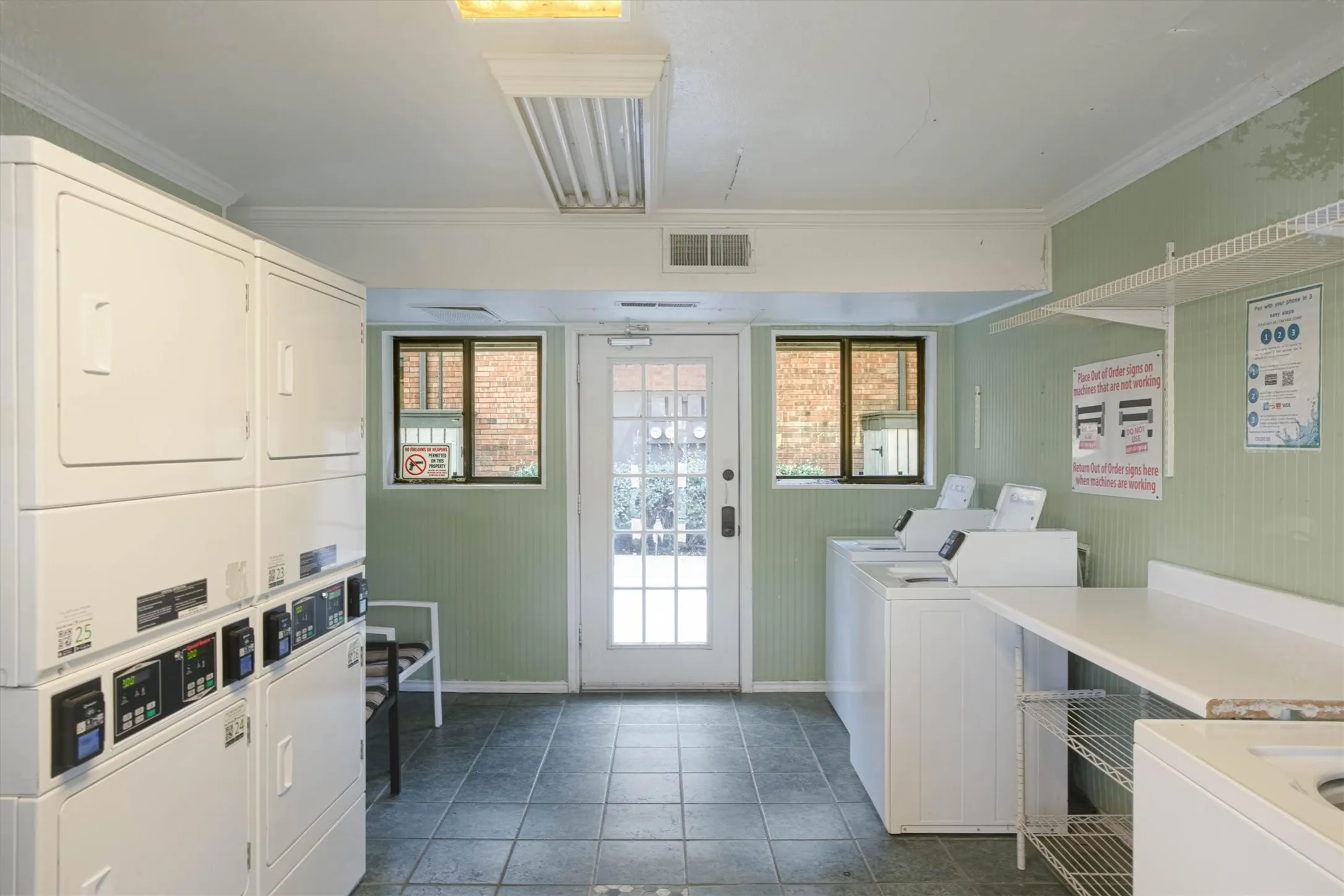 Condominium For Sale in Dallas County , 2805 Lineville Drive 105, Farmers Branch, Texas 75234, 2 Bedroom, 2 Bathroom, Garage spaces, 984 Sqft, built in 1970, mls#21375657, Real Estate Agent in Farmers Branch, Homes For Sale in Dallas county, Homes For Sale in Farmers Branch, Realtor in Farmers Branch Texas, Real Estate Brokerage Independent Realty Texas, Luminita Cordes Realtor