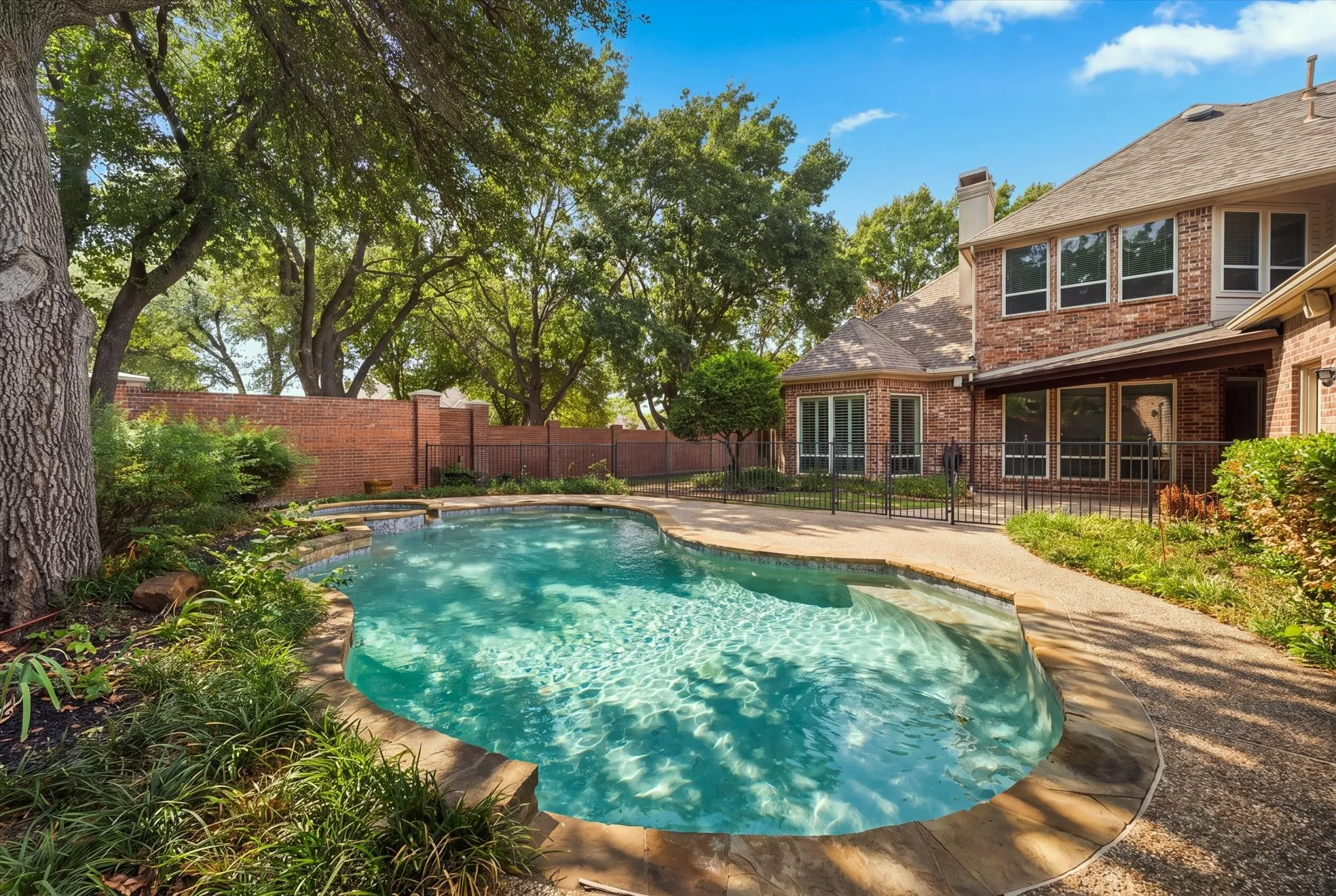 Single Family Residence For Sale in Collin County , 5900 Lennox Hill Drive, Plano, Texas 75093, 4 Bedroom, 4 Bathroom, 3 Garage spaces, 3,707 Sqft, built in 1996, mls#21338724, Real Estate Agent in Plano, Homes For Sale in Collin county, Homes For Sale in Plano, Realtor in Plano Texas, Real Estate Brokerage Independent Realty Texas, Luminita Cordes Realtor