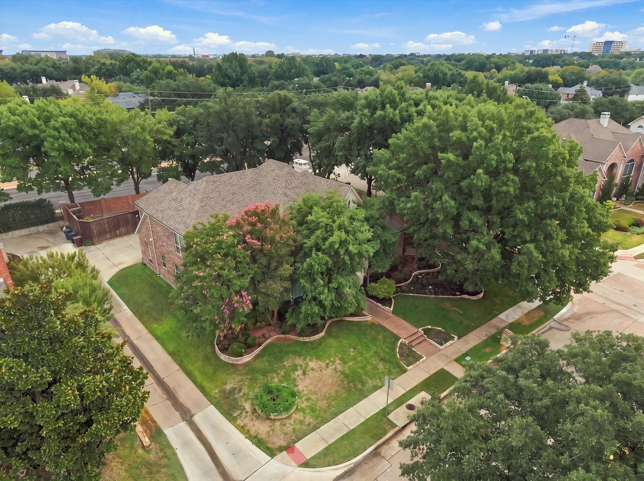 Single Family Residence For Sale in Collin County , 5900 Lennox Hill Drive, Plano, Texas 75093, 4 Bedroom, 4 Bathroom, 3 Garage spaces, 3,707 Sqft, built in 1996, mls#21338724, Real Estate Agent in Plano, Homes For Sale in Collin county, Homes For Sale in Plano, Realtor in Plano Texas, Real Estate Brokerage Independent Realty Texas, Luminita Cordes Realtor