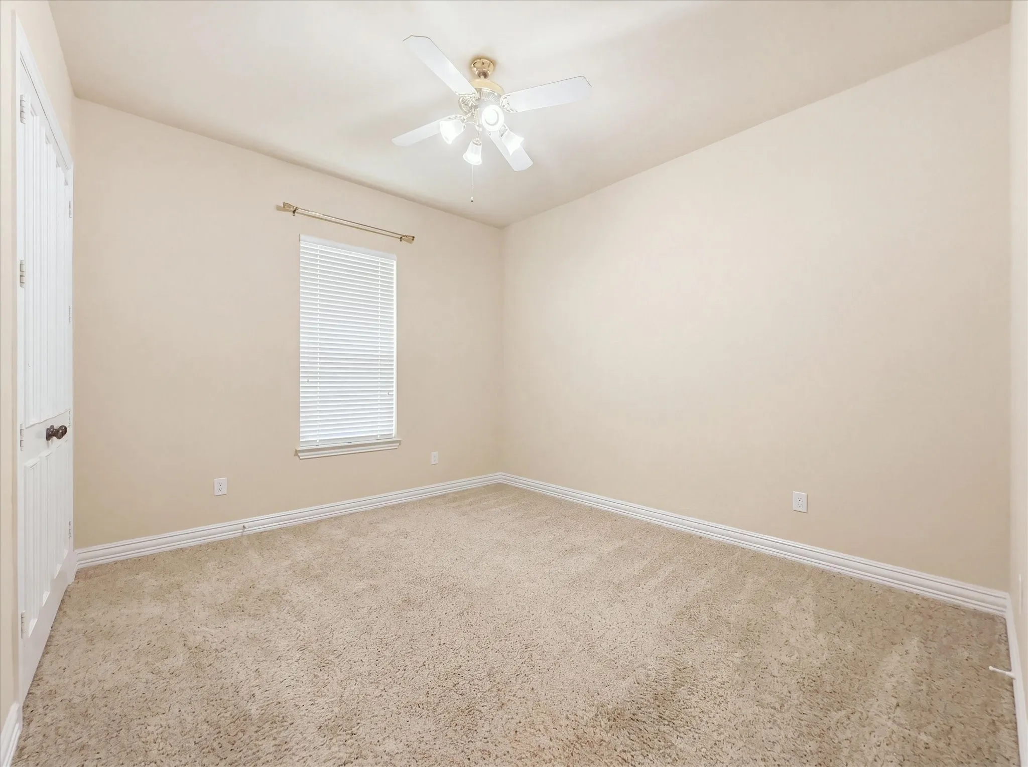 Single Family Residence For Sale in Collin County , 5900 Lennox Hill Drive, Plano, Texas 75093, 4 Bedroom, 4 Bathroom, 3 Garage spaces, 3,707 Sqft, built in 1996, mls#21338724, Real Estate Agent in Plano, Homes For Sale in Collin county, Homes For Sale in Plano, Realtor in Plano Texas, Real Estate Brokerage Independent Realty Texas, Luminita Cordes Realtor