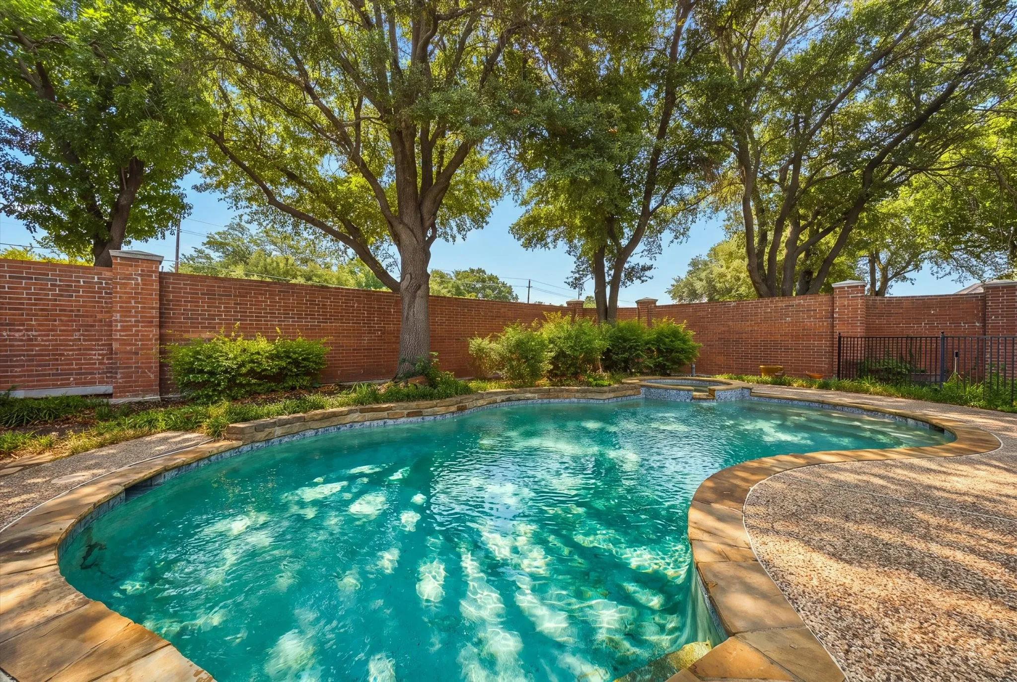 Single Family Residence For Sale in Collin County , 5900 Lennox Hill Drive, Plano, Texas 75093, 4 Bedroom, 4 Bathroom, 3 Garage spaces, 3,707 Sqft, built in 1996, mls#21338724, Real Estate Agent in Plano, Homes For Sale in Collin county, Homes For Sale in Plano, Realtor in Plano Texas, Real Estate Brokerage Independent Realty Texas, Luminita Cordes Realtor