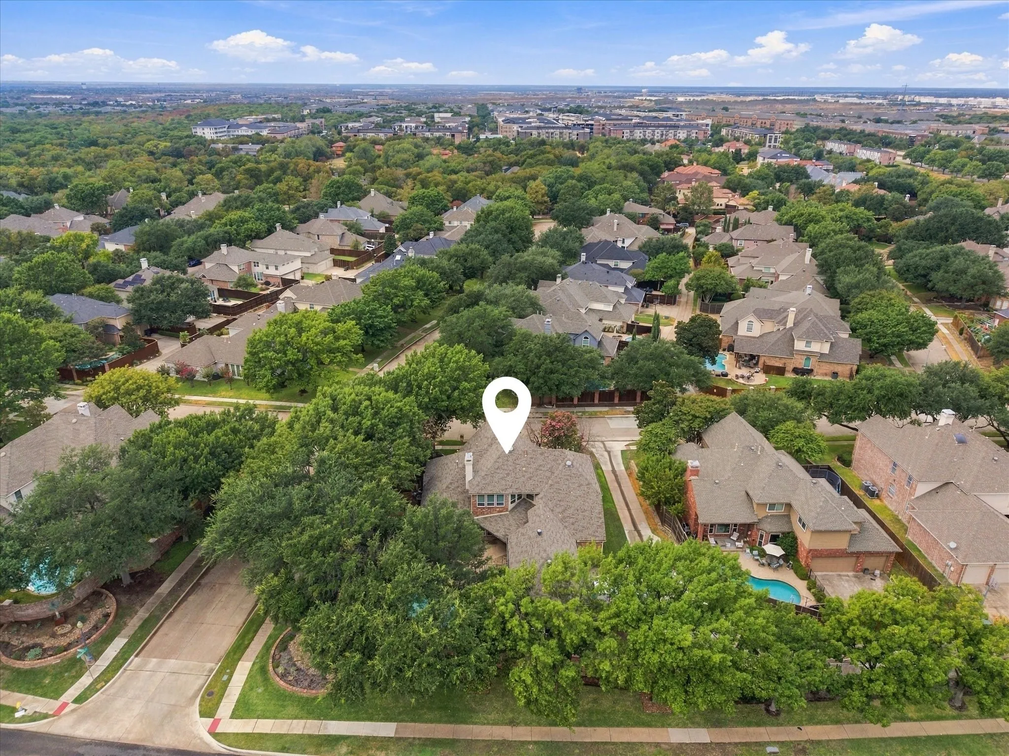 Single Family Residence For Sale in Collin County , 5900 Lennox Hill Drive, Plano, Texas 75093, 4 Bedroom, 4 Bathroom, 3 Garage spaces, 3,707 Sqft, built in 1996, mls#21338724, Real Estate Agent in Plano, Homes For Sale in Collin county, Homes For Sale in Plano, Realtor in Plano Texas, Real Estate Brokerage Independent Realty Texas, Luminita Cordes Realtor