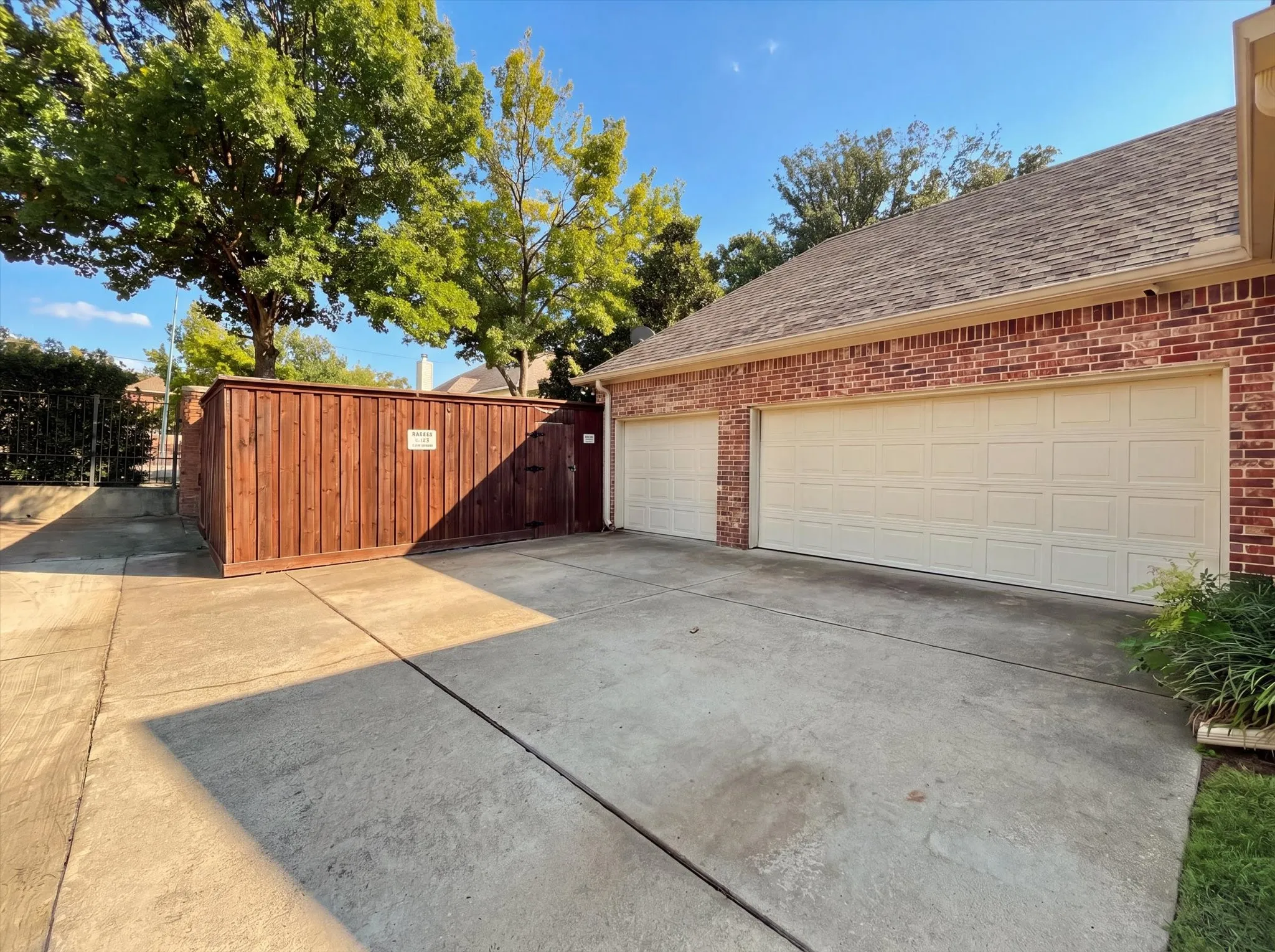 Single Family Residence For Sale in Collin County , 5900 Lennox Hill Drive, Plano, Texas 75093, 4 Bedroom, 4 Bathroom, 3 Garage spaces, 3,707 Sqft, built in 1996, mls#21338724, Real Estate Agent in Plano, Homes For Sale in Collin county, Homes For Sale in Plano, Realtor in Plano Texas, Real Estate Brokerage Independent Realty Texas, Luminita Cordes Realtor