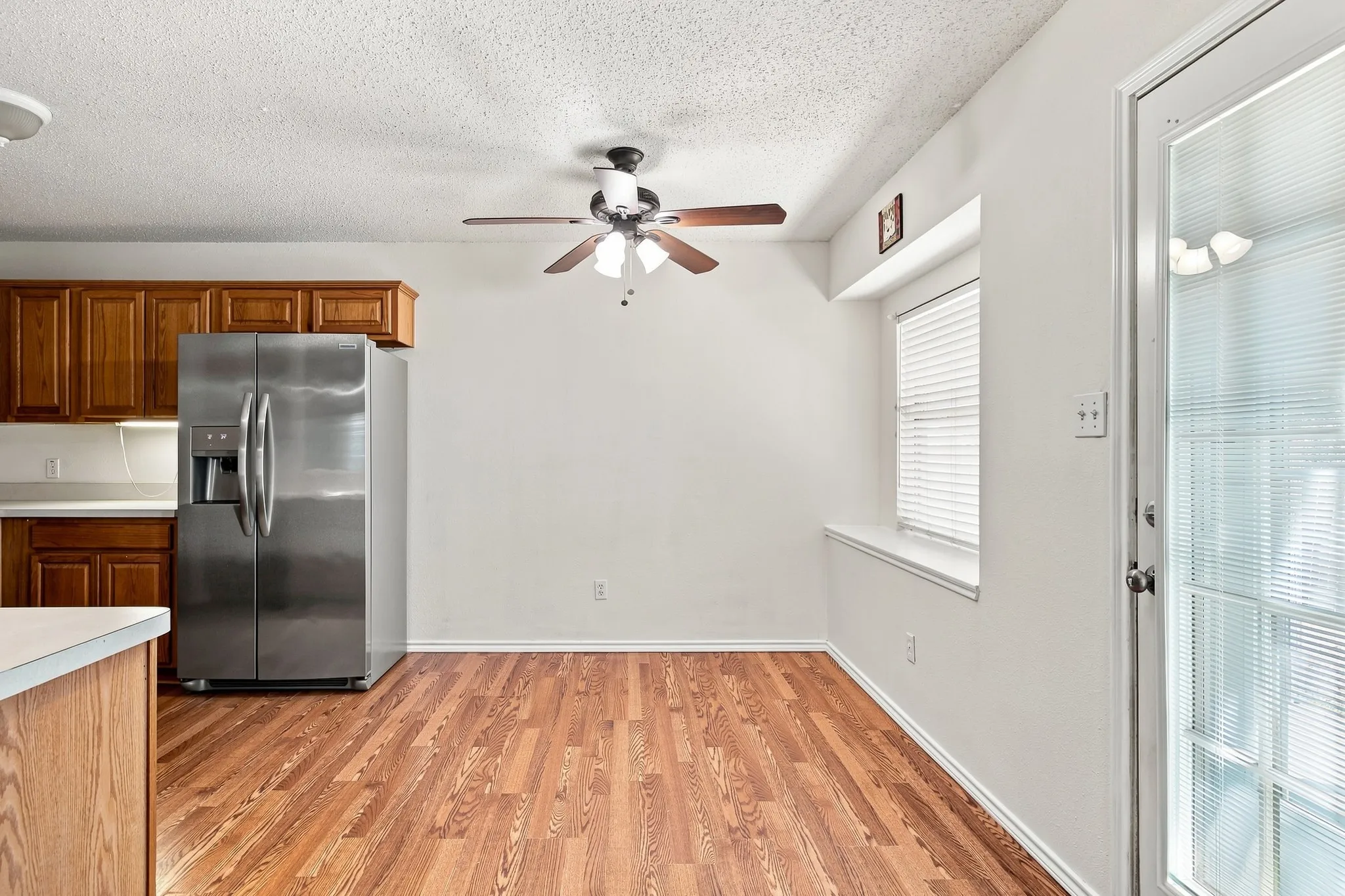 Single Family Residence For Sale in Tarrant County , 1300 Meadowbrook Lane, Crowley, Texas 76036, 3 Bedroom, 2 Bathroom, 2 Garage spaces, 1,532 Sqft, built in 2003, mls#21373782, Real Estate Agent in Crowley, Homes For Sale in Tarrant county, Homes For Sale in Crowley, Realtor in Crowley Texas, Real Estate Brokerage Independent Realty Texas, Luminita Cordes Realtor