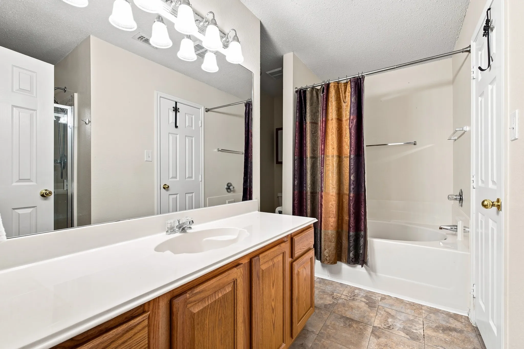 Single Family Residence For Sale in Tarrant County , 1300 Meadowbrook Lane, Crowley, Texas 76036, 3 Bedroom, 2 Bathroom, 2 Garage spaces, 1,532 Sqft, built in 2003, mls#21373782, Real Estate Agent in Crowley, Homes For Sale in Tarrant county, Homes For Sale in Crowley, Realtor in Crowley Texas, Real Estate Brokerage Independent Realty Texas, Luminita Cordes Realtor