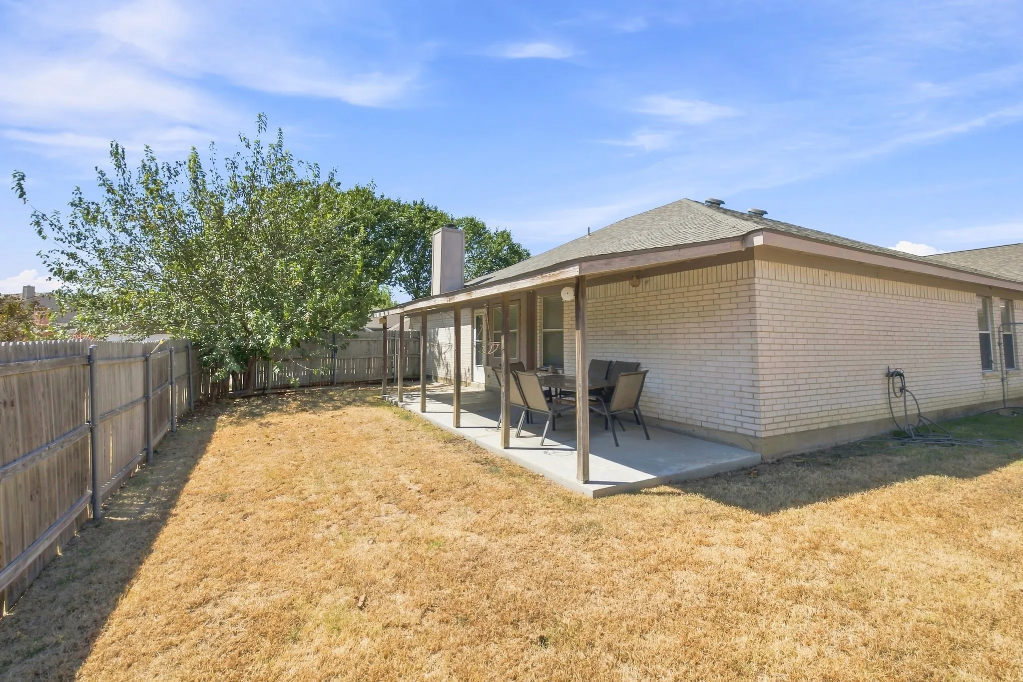Single Family Residence For Sale in Tarrant County , 1300 Meadowbrook Lane, Crowley, Texas 76036, 3 Bedroom, 2 Bathroom, 2 Garage spaces, 1,532 Sqft, built in 2003, mls#21373782, Real Estate Agent in Crowley, Homes For Sale in Tarrant county, Homes For Sale in Crowley, Realtor in Crowley Texas, Real Estate Brokerage Independent Realty Texas, Luminita Cordes Realtor