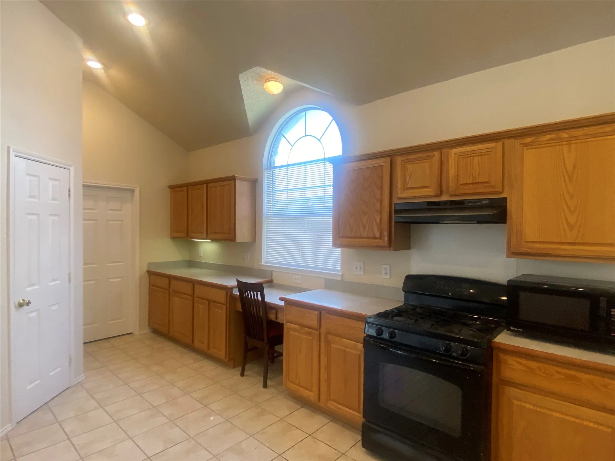 Single Family Residence For Rent in Collin County , 2917 Cheverny Drive, Mc Kinney, Texas 75070, 3 Bedroom, 2 Bathroom, 2 Garage spaces, 1,753 Sqft, built in 1994, mls#21377436, Real Estate Agent in Mc Kinney, Homes For Rent in Collin county, Homes For Rent in Mc Kinney, Realtor in Mc Kinney Texas, Real Estate Brokerage Independent Realty Texas, Luminita Cordes Realtor