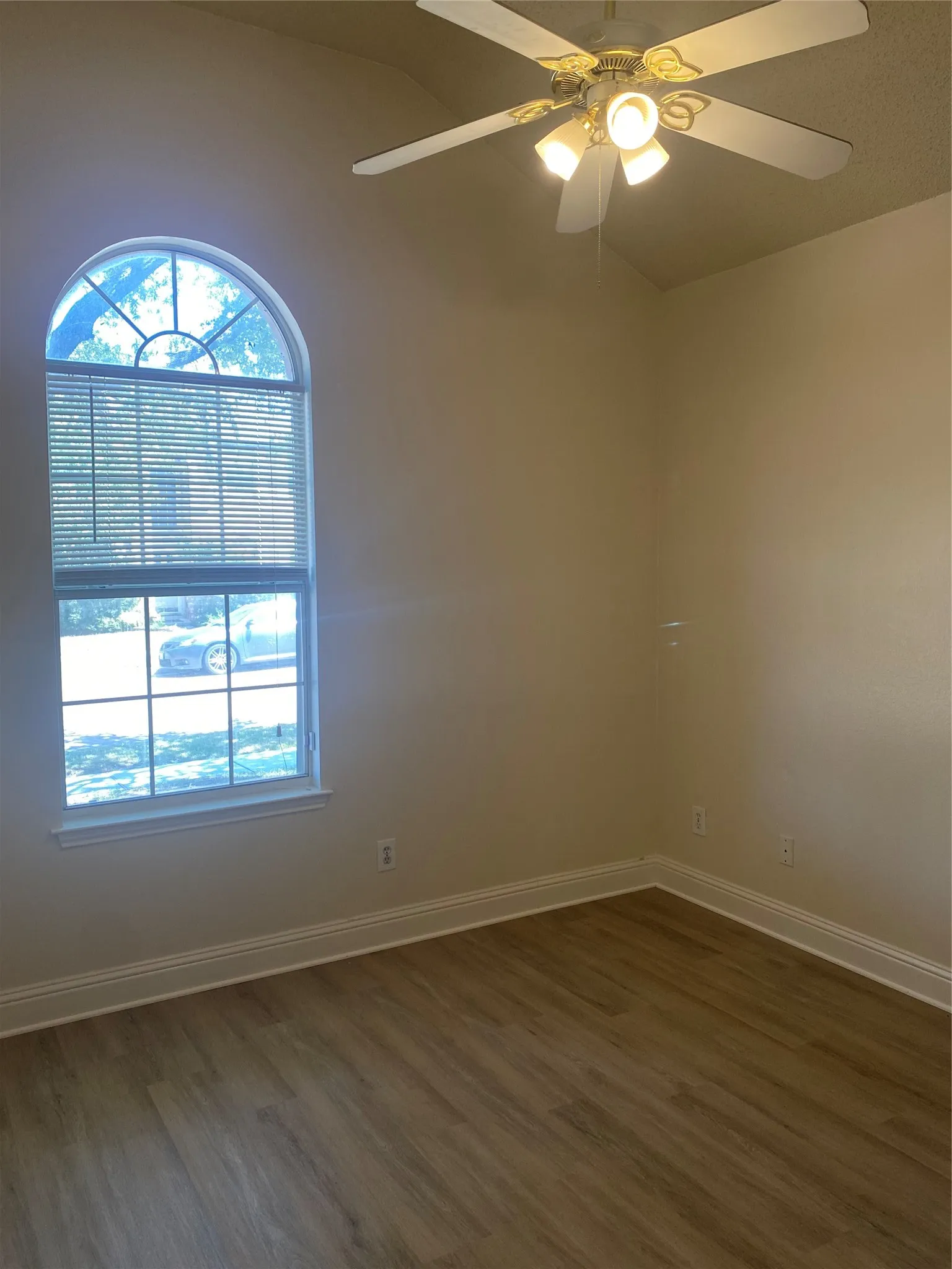 Single Family Residence For Rent in Collin County , 2917 Cheverny Drive, Mc Kinney, Texas 75070, 3 Bedroom, 2 Bathroom, 2 Garage spaces, 1,753 Sqft, built in 1994, mls#21377436, Real Estate Agent in Mc Kinney, Homes For Rent in Collin county, Homes For Rent in Mc Kinney, Realtor in Mc Kinney Texas, Real Estate Brokerage Independent Realty Texas, Luminita Cordes Realtor