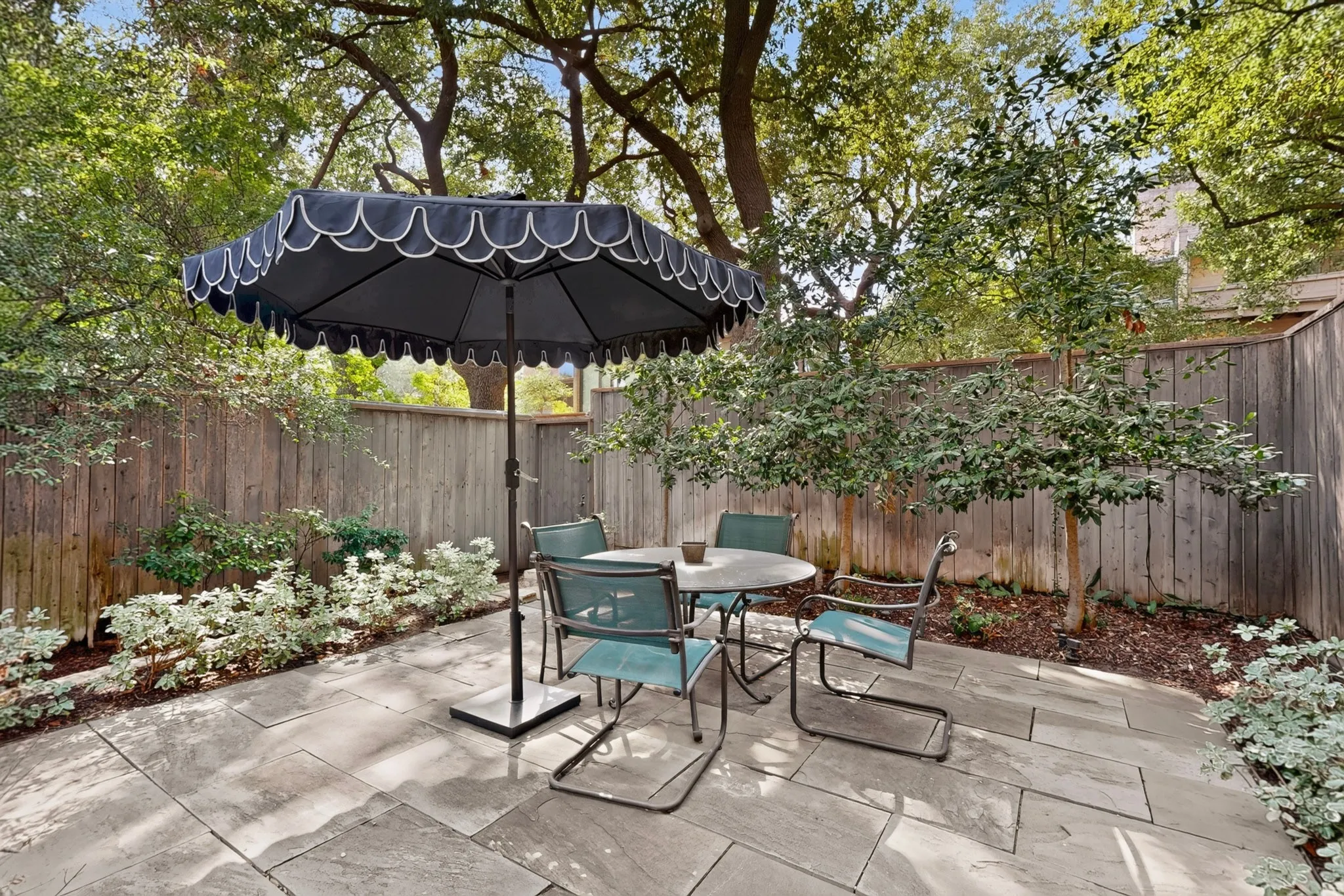 Townhouse For Sale in Dallas County , 4023 Travis Street, Dallas, Texas 75204, 2 Bedroom, 3 Bathroom, 2 Garage spaces, 1,988 Sqft, built in 1971, mls#21377184, Real Estate Agent in Dallas, Homes For Sale in Dallas county, Homes For Sale in Dallas, Realtor in Dallas Texas, Real Estate Brokerage Independent Realty Texas, Luminita Cordes Realtor