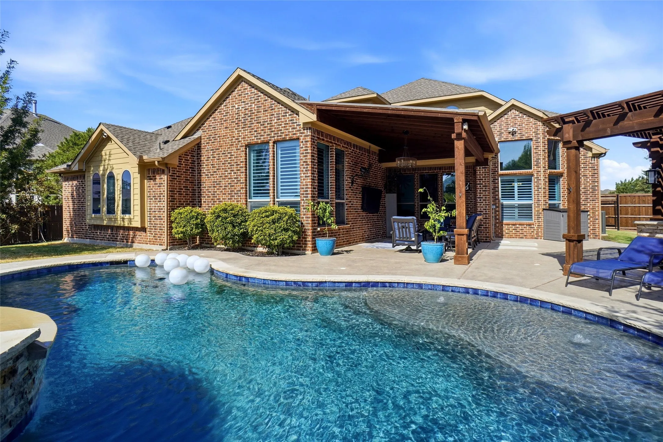 Single Family Residence For Sale in Tarrant County , 1913 Yosemite Lane, Keller, Texas 76248, 5 Bedroom, 4 Bathroom, 3 Garage spaces, 4,040 Sqft, built in 2012, mls#21377398, Real Estate Agent in Keller, Homes For Sale in Tarrant county, Homes For Sale in Keller, Realtor in Keller Texas, Real Estate Brokerage Independent Realty Texas, Luminita Cordes Realtor