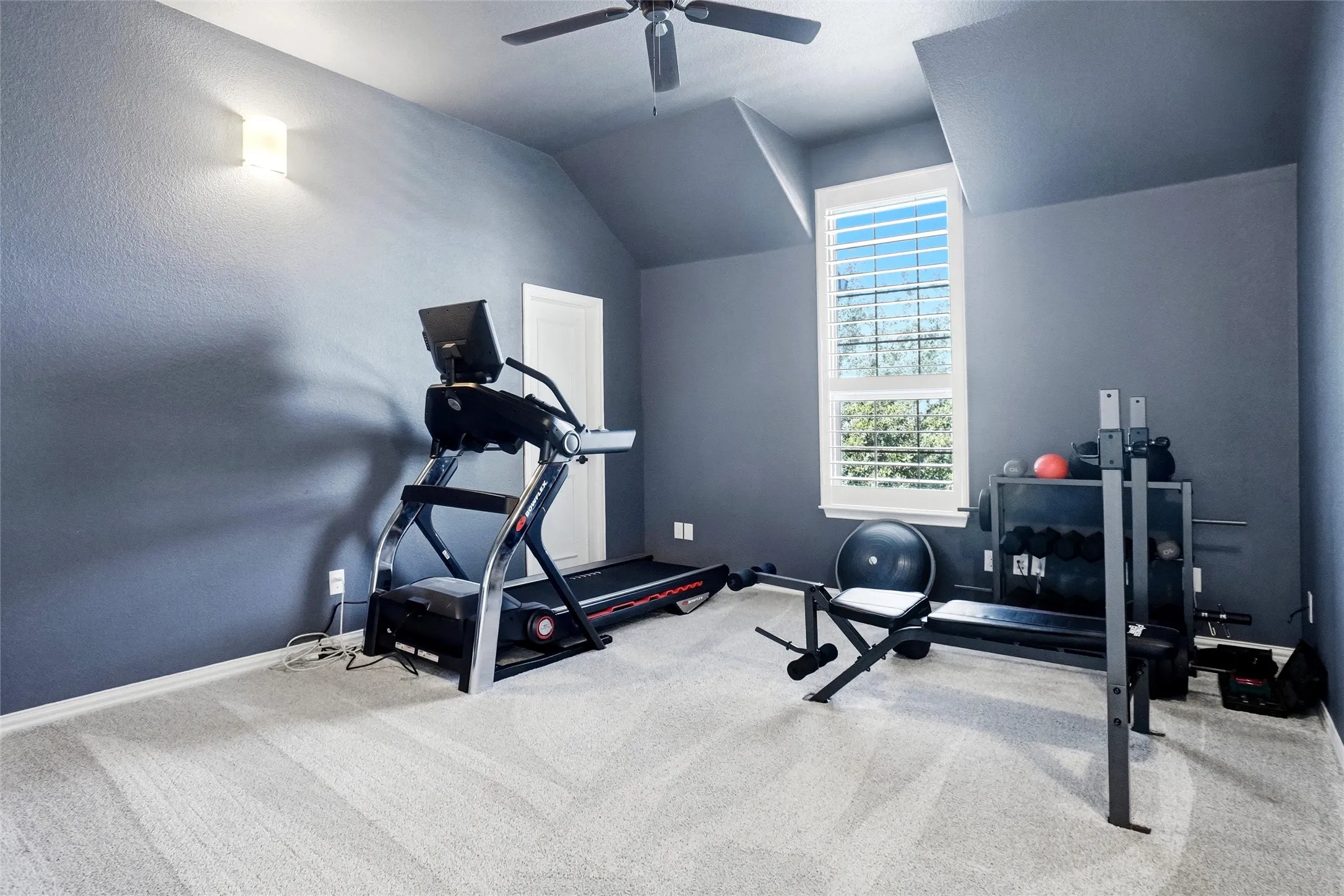 Single Family Residence For Sale in Tarrant County , 1913 Yosemite Lane, Keller, Texas 76248, 5 Bedroom, 4 Bathroom, 3 Garage spaces, 4,040 Sqft, built in 2012, mls#21377398, Real Estate Agent in Keller, Homes For Sale in Tarrant county, Homes For Sale in Keller, Realtor in Keller Texas, Real Estate Brokerage Independent Realty Texas, Luminita Cordes Realtor
