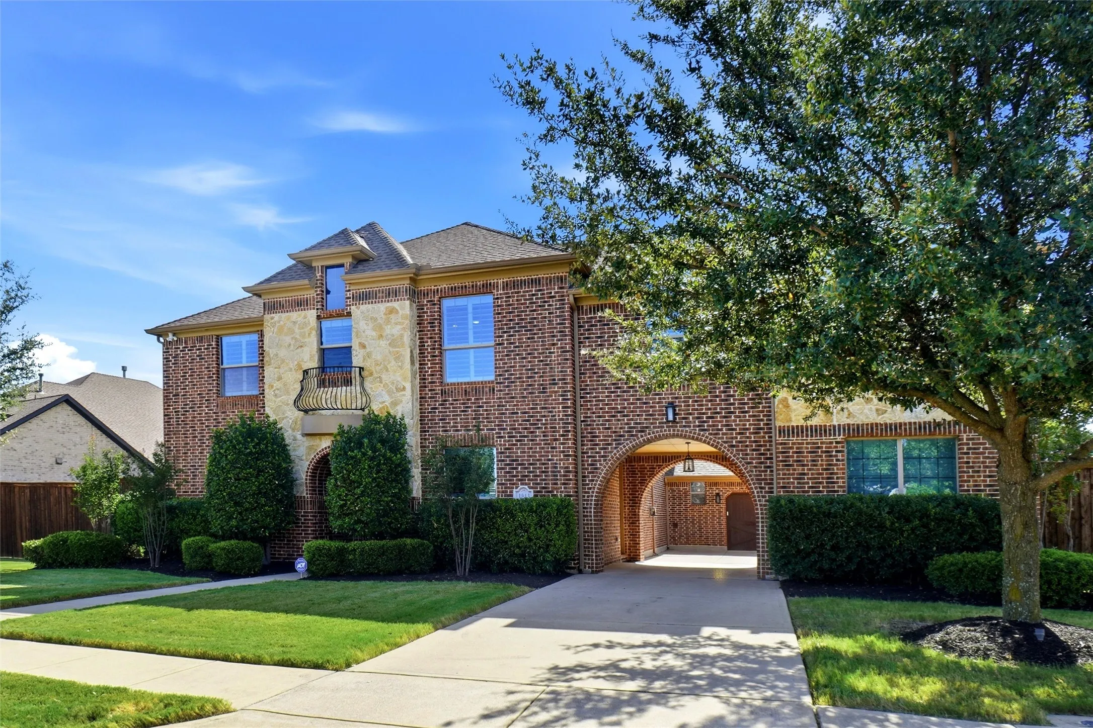 Single Family Residence For Sale in Tarrant County , 1913 Yosemite Lane, Keller, Texas 76248, 5 Bedroom, 4 Bathroom, 3 Garage spaces, 4,040 Sqft, built in 2012, mls#21377398, Real Estate Agent in Keller, Homes For Sale in Tarrant county, Homes For Sale in Keller, Realtor in Keller Texas, Real Estate Brokerage Independent Realty Texas, Luminita Cordes Realtor