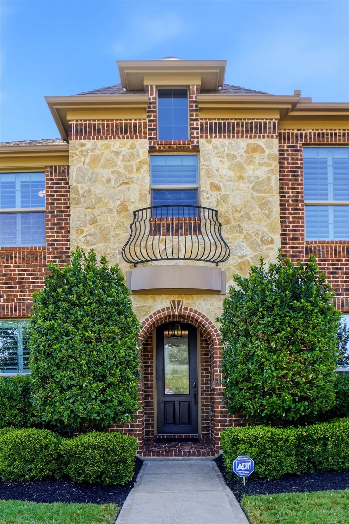 Single Family Residence For Sale in Tarrant County , 1913 Yosemite Lane, Keller, Texas 76248, 5 Bedroom, 4 Bathroom, 3 Garage spaces, 4,040 Sqft, built in 2012, mls#21377398, Real Estate Agent in Keller, Homes For Sale in Tarrant county, Homes For Sale in Keller, Realtor in Keller Texas, Real Estate Brokerage Independent Realty Texas, Luminita Cordes Realtor