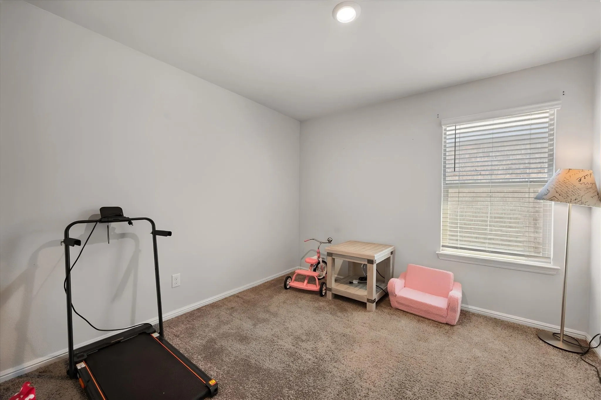 Single Family Residence For Sale in Tarrant County , 10321 Fort Belknap Trail, Crowley, Texas 76036, 4 Bedroom, 2 Bathroom, 2 Garage spaces, 1,729 Sqft, built in 2019, mls#21376276, Real Estate Agent in Crowley, Homes For Sale in Tarrant county, Homes For Sale in Crowley, Realtor in Crowley Texas, Real Estate Brokerage Independent Realty Texas, Luminita Cordes Realtor