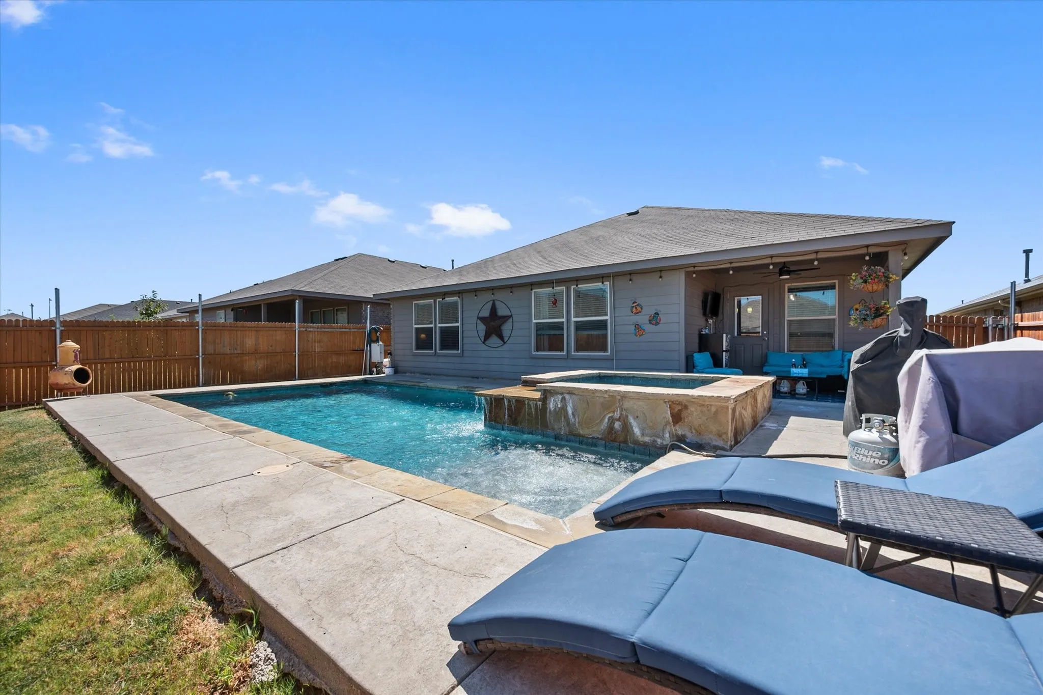 Single Family Residence For Sale in Tarrant County , 10321 Fort Belknap Trail, Crowley, Texas 76036, 4 Bedroom, 2 Bathroom, 2 Garage spaces, 1,729 Sqft, built in 2019, mls#21376276, Real Estate Agent in Crowley, Homes For Sale in Tarrant county, Homes For Sale in Crowley, Realtor in Crowley Texas, Real Estate Brokerage Independent Realty Texas, Luminita Cordes Realtor