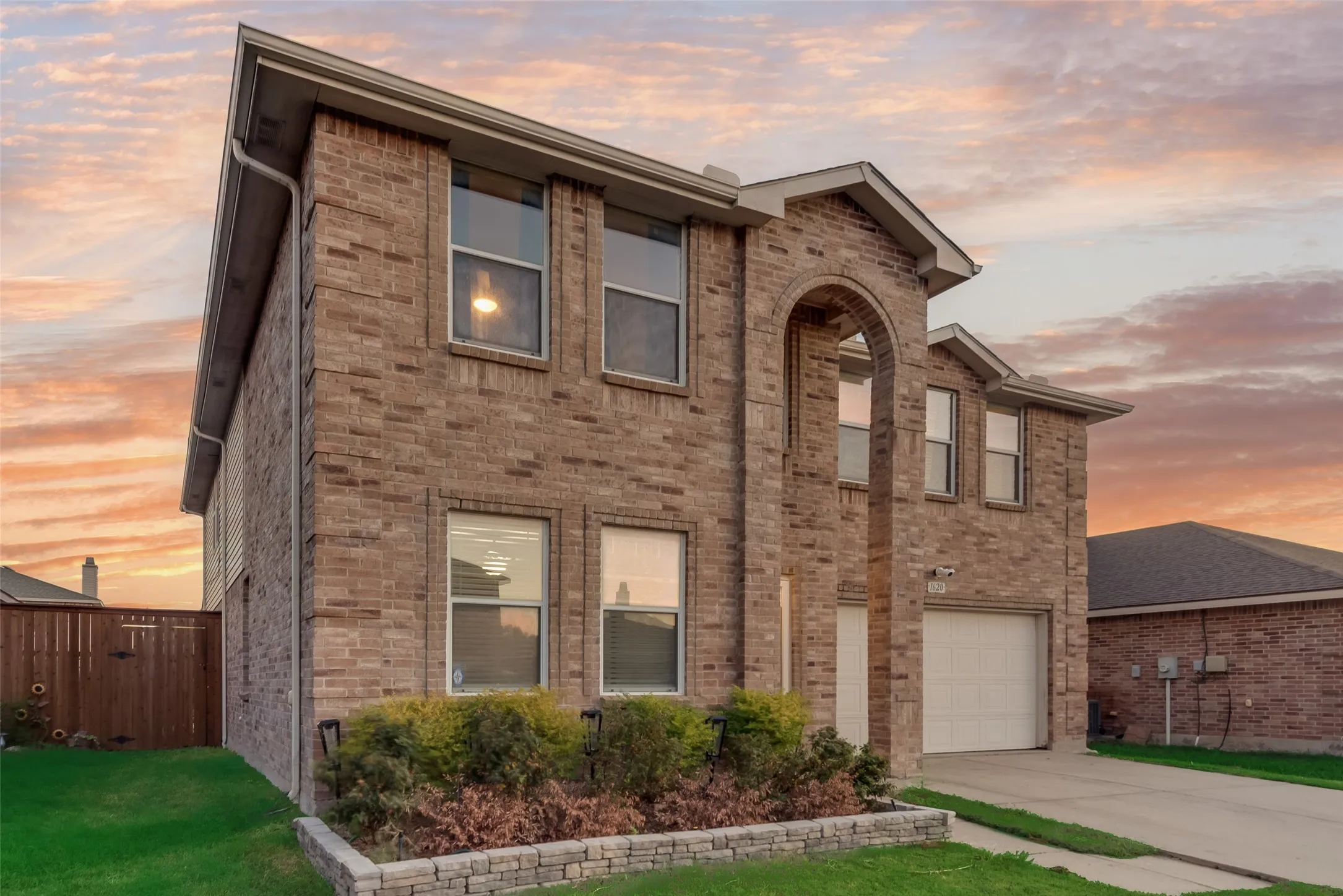 Single Family Residence For Sale in Denton County , 1620 Rialto Way, Fort Worth, Texas 76247, 5 Bedroom, 3 Bathroom, 2 Garage spaces, 3,574 Sqft, built in 2005, mls#21377101, Real Estate Agent in Fort Worth, Homes For Sale in Denton county, Homes For Sale in Fort Worth, Realtor in Fort Worth Texas, Real Estate Brokerage Independent Realty Texas, Luminita Cordes Realtor